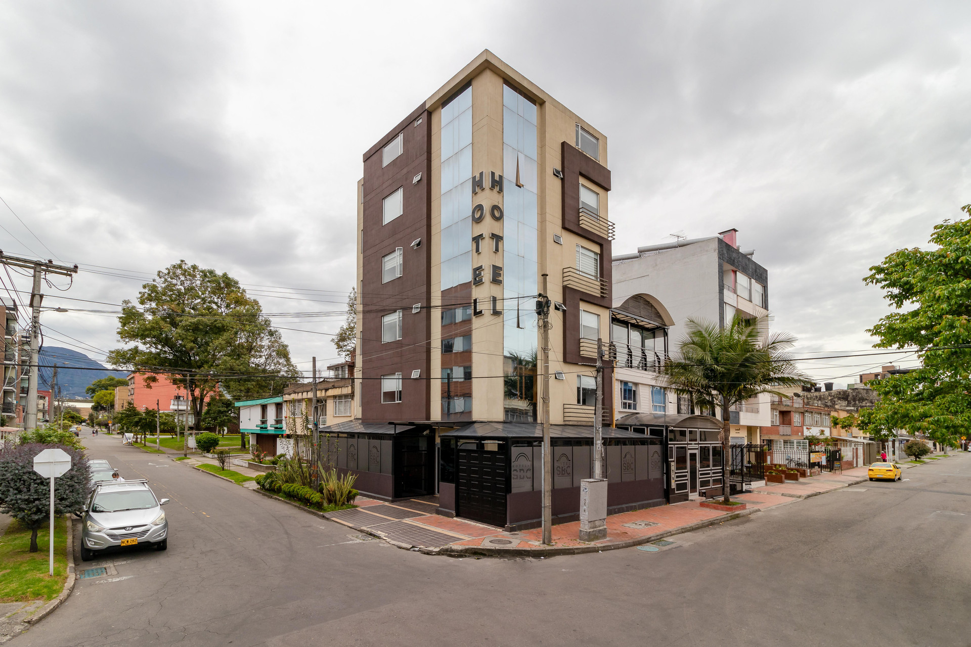 Vista Exterior Ayenda SBC 1018