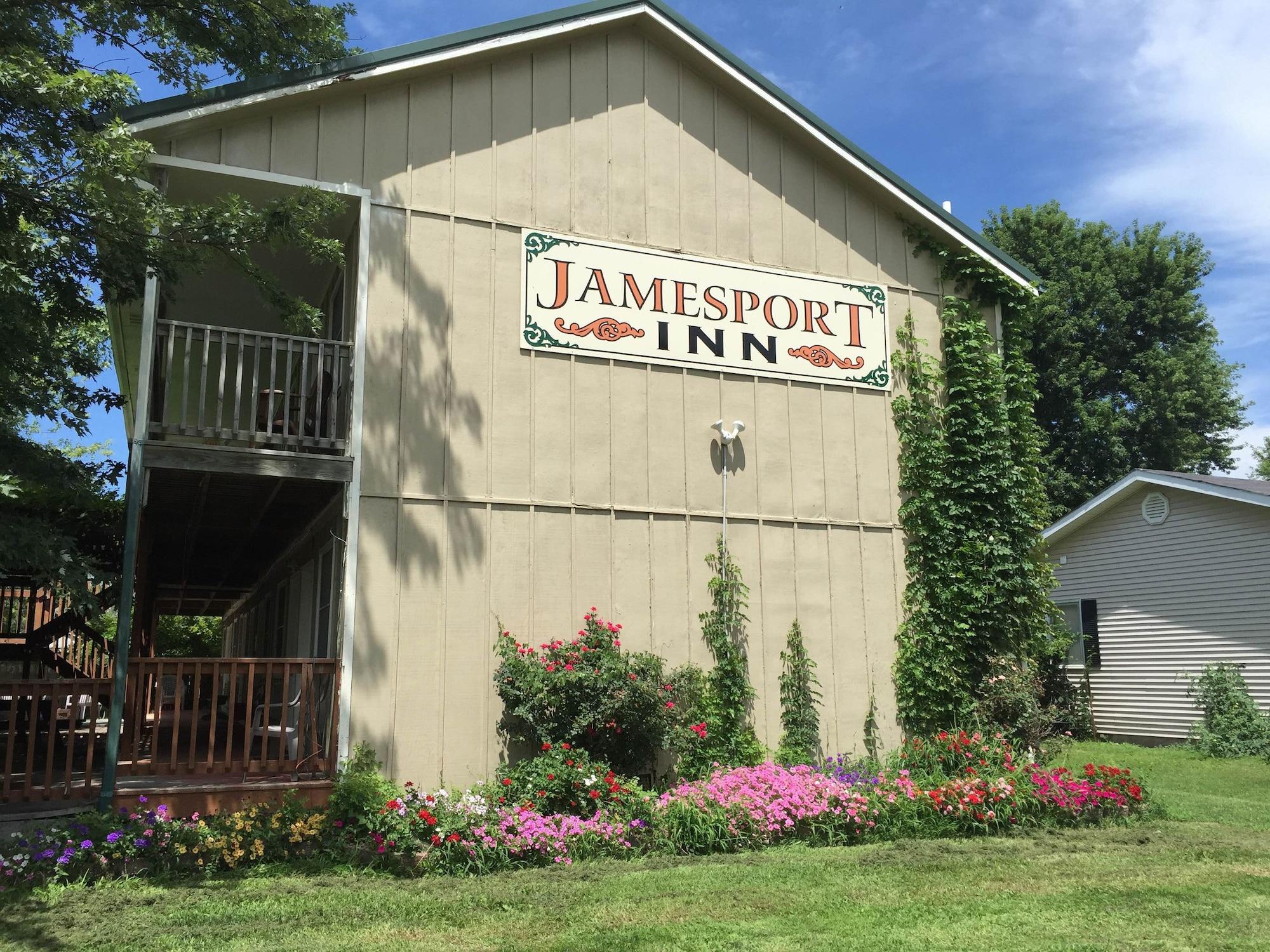Varios Jamesport Inn