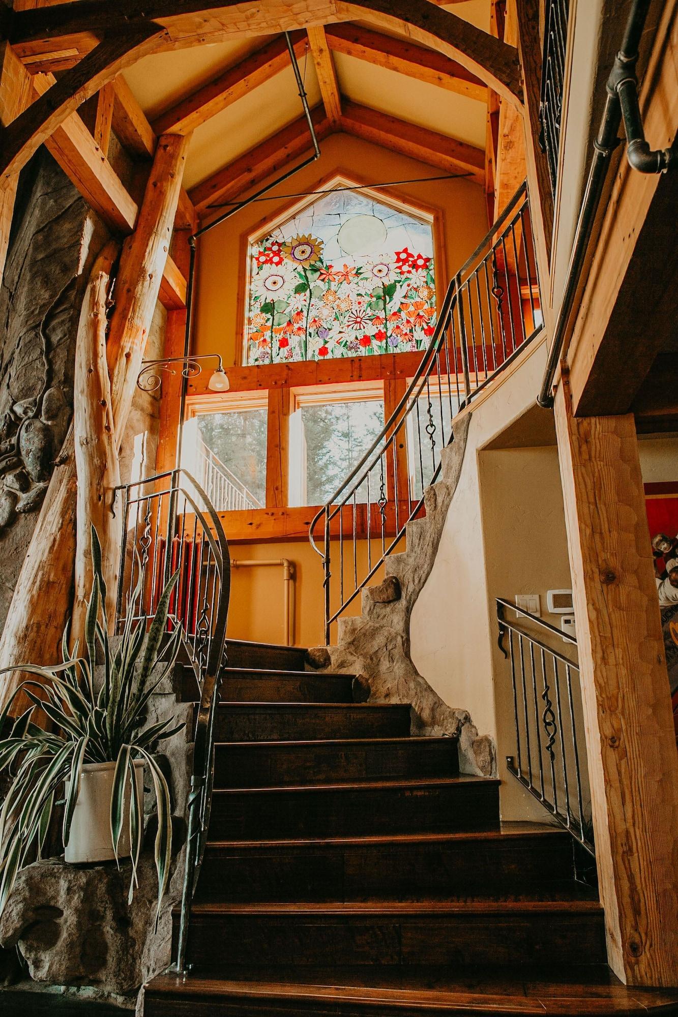 Vista Lobby Talus Rock Retreat