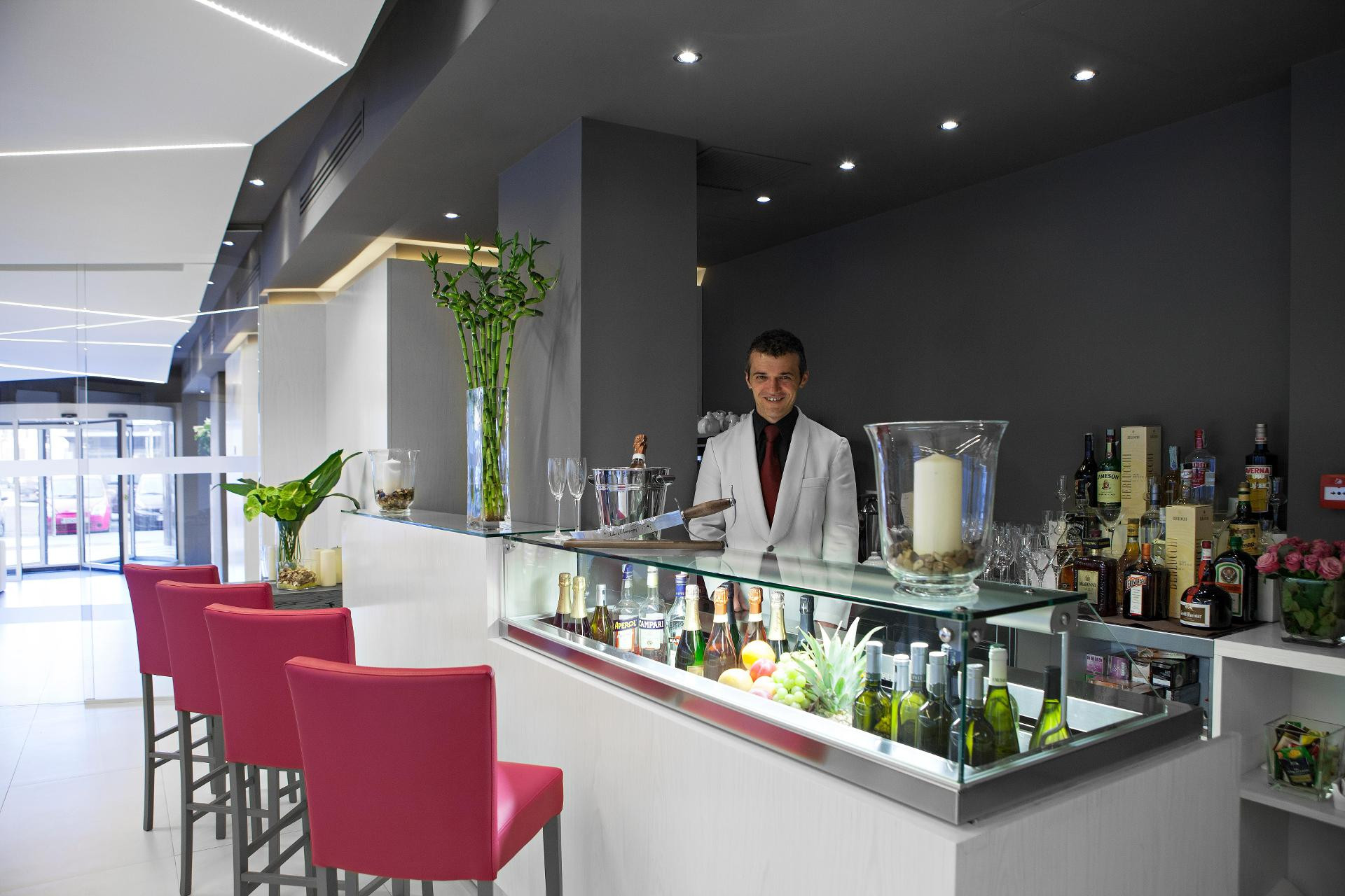 Bar/Salón Moderno Hotel