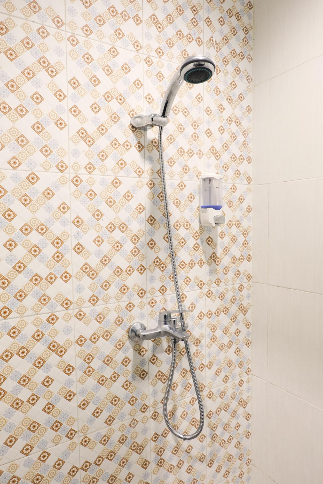 Equipamiento de Habitación MADOR Malang Dorm Hostel