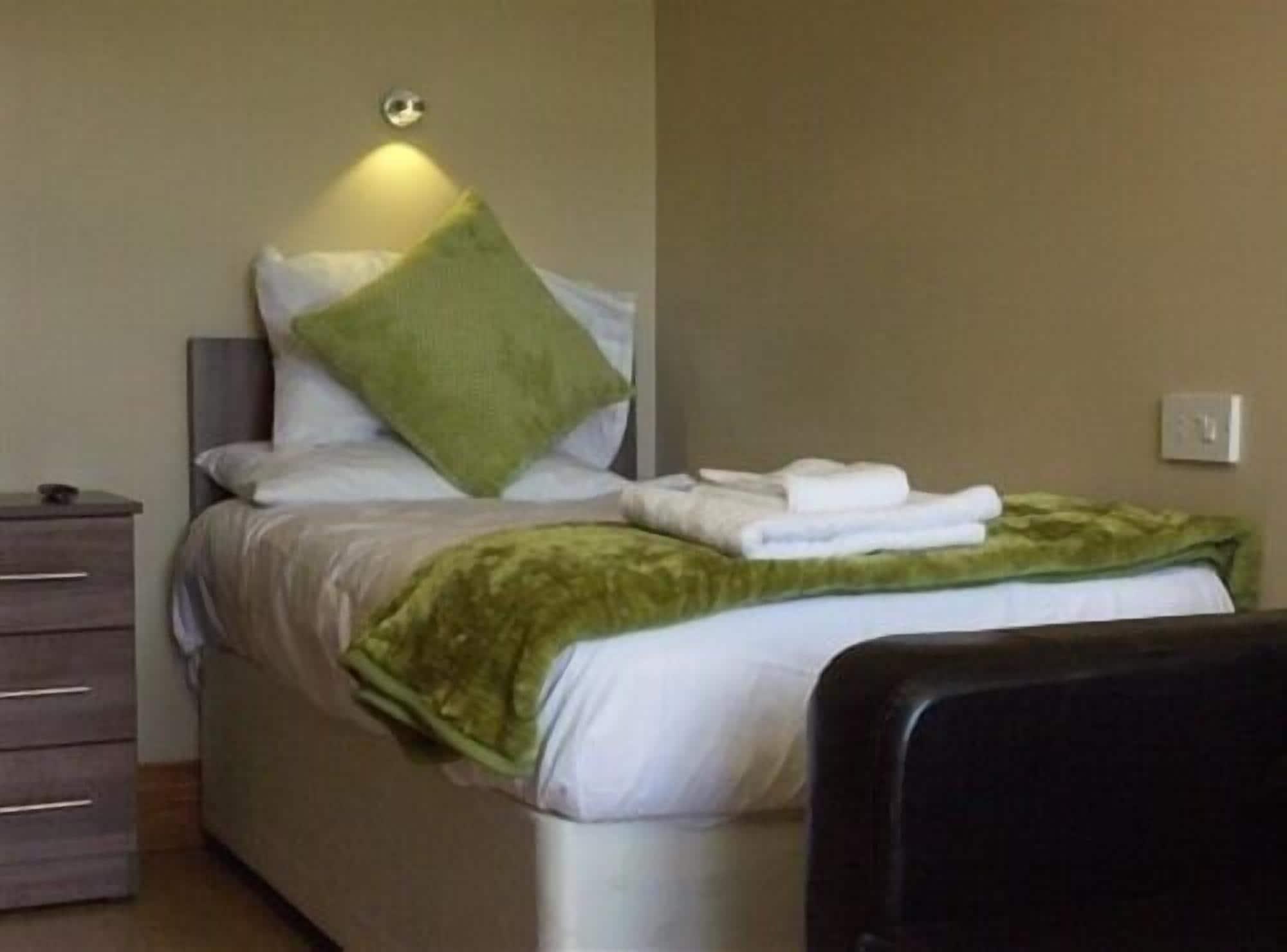 Varios Hayat Hotel
