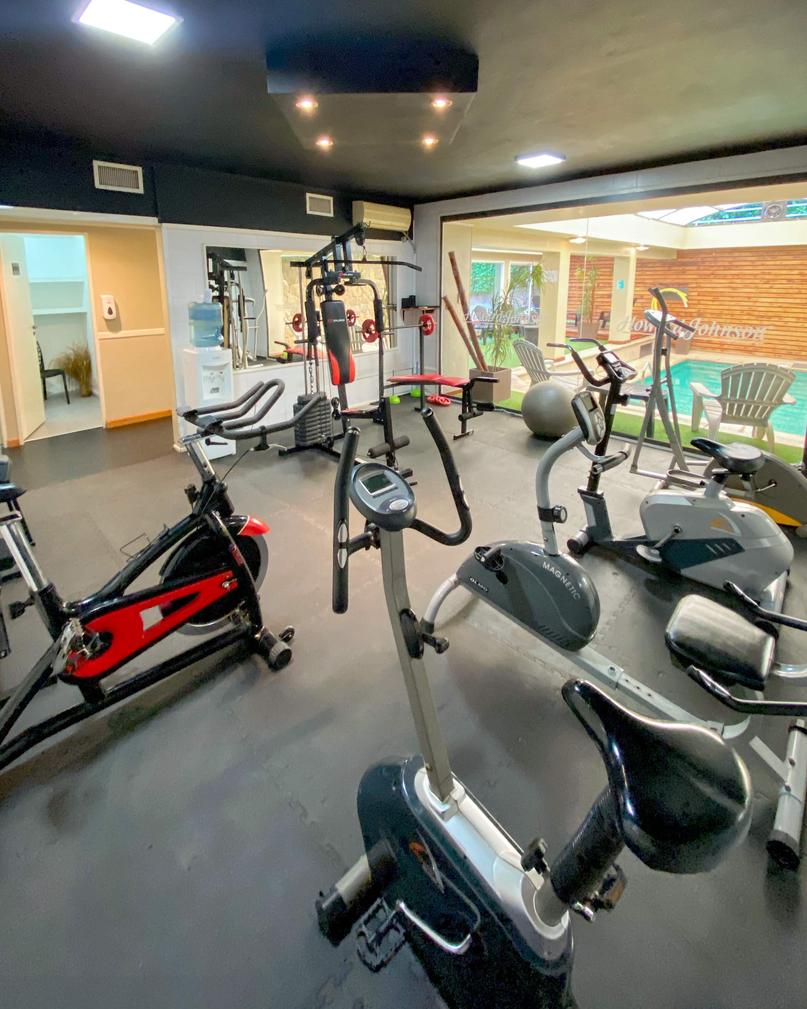 Gimnasio Howard Johnson Hotel & Spa Villa General Belgrano