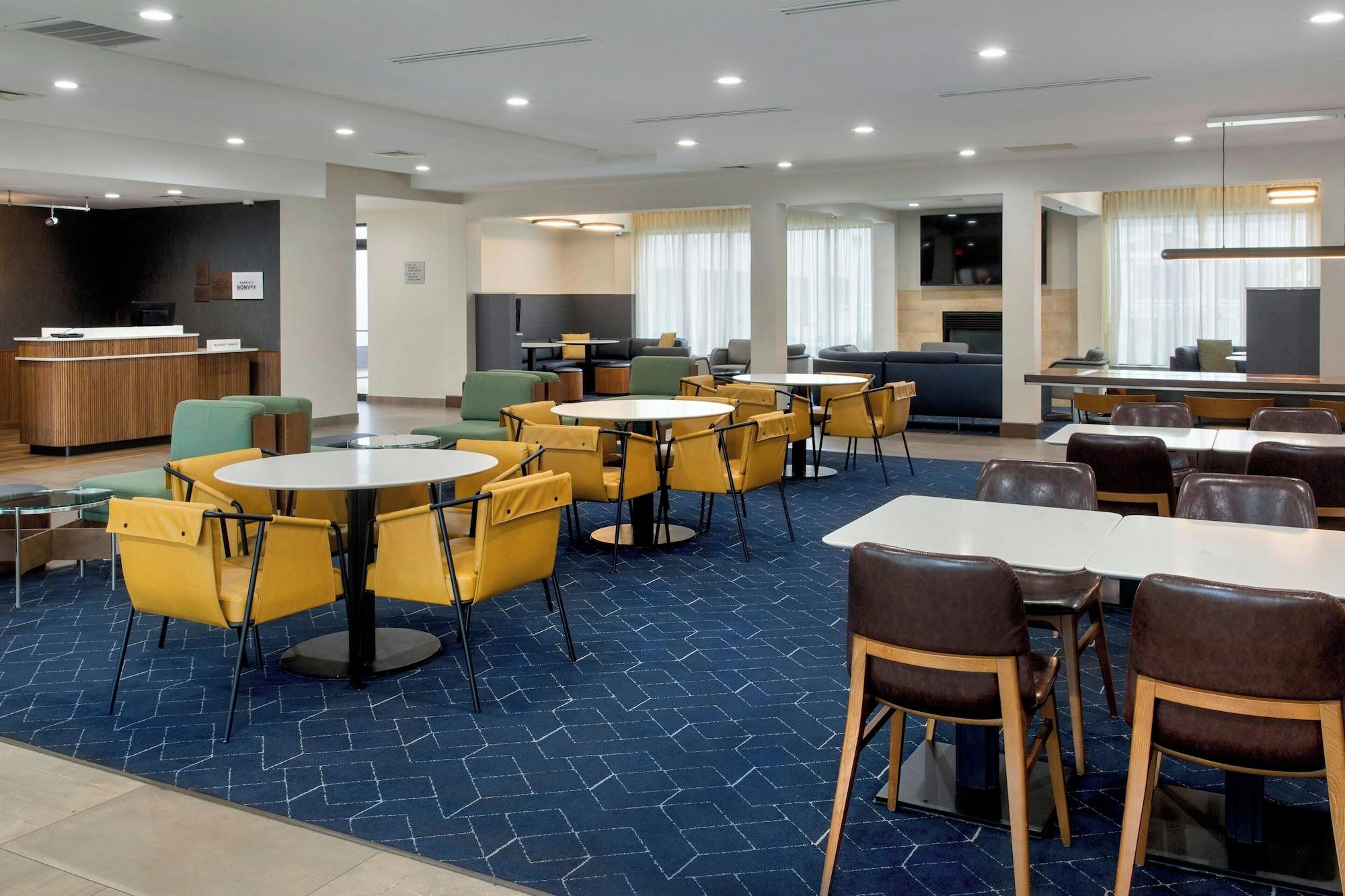 Vista Lobby Courtyard by Marriott New Haven Orange-Milford