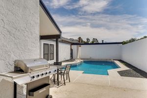 Alquiler Vacacional - Outdoor Entertainment Area: Spacious Midland Home!