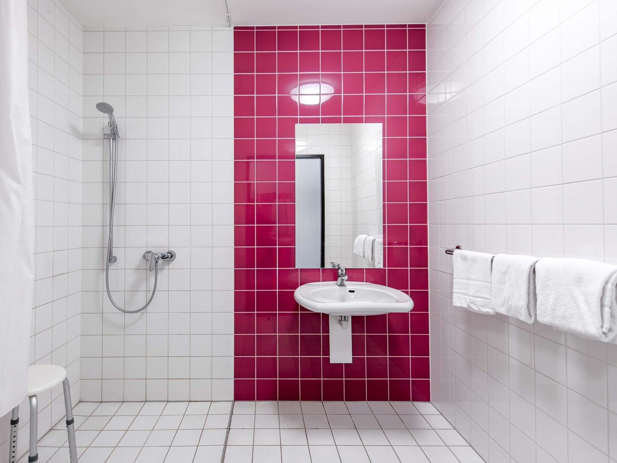 Equipamiento de Habitación B&B Hotel München City-Nord