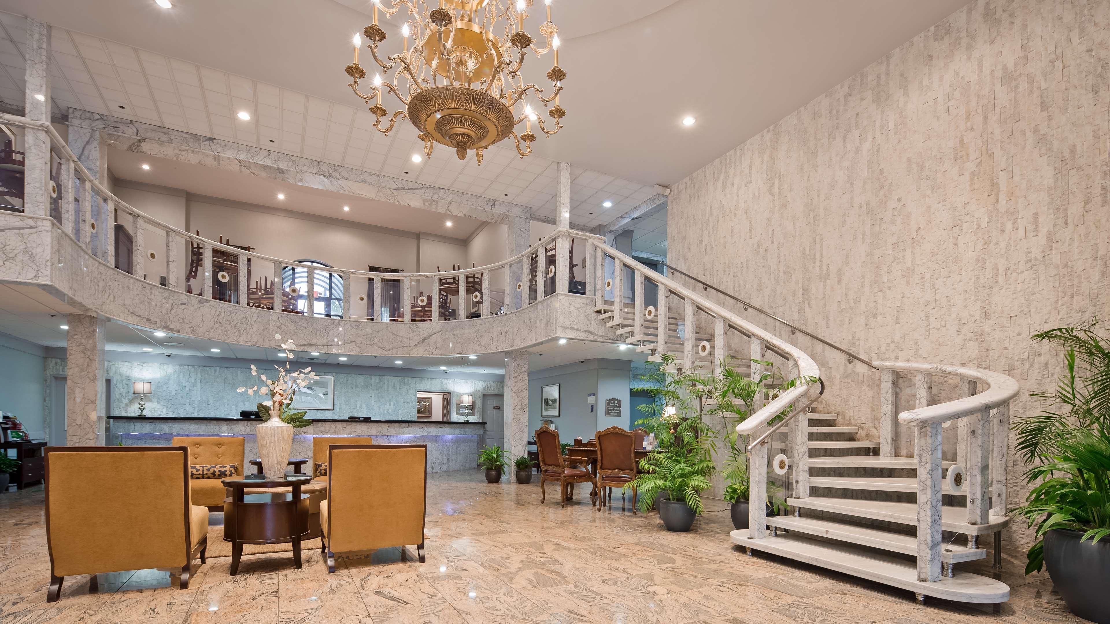 Vista Lobby Best Western Plus Concordville Hotel