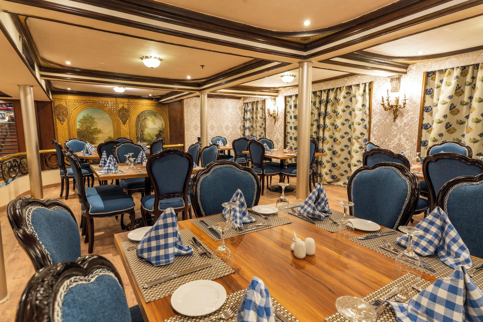 Restaurant City and Sea Adonis