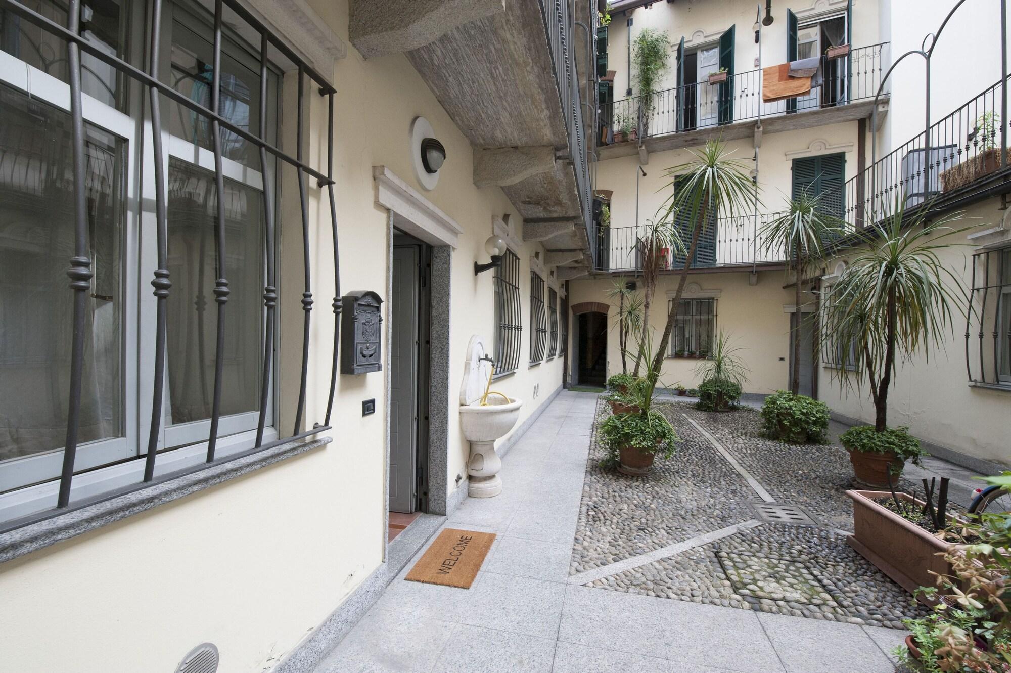 Vista Exterior At Home Heart of Milan - Canonica