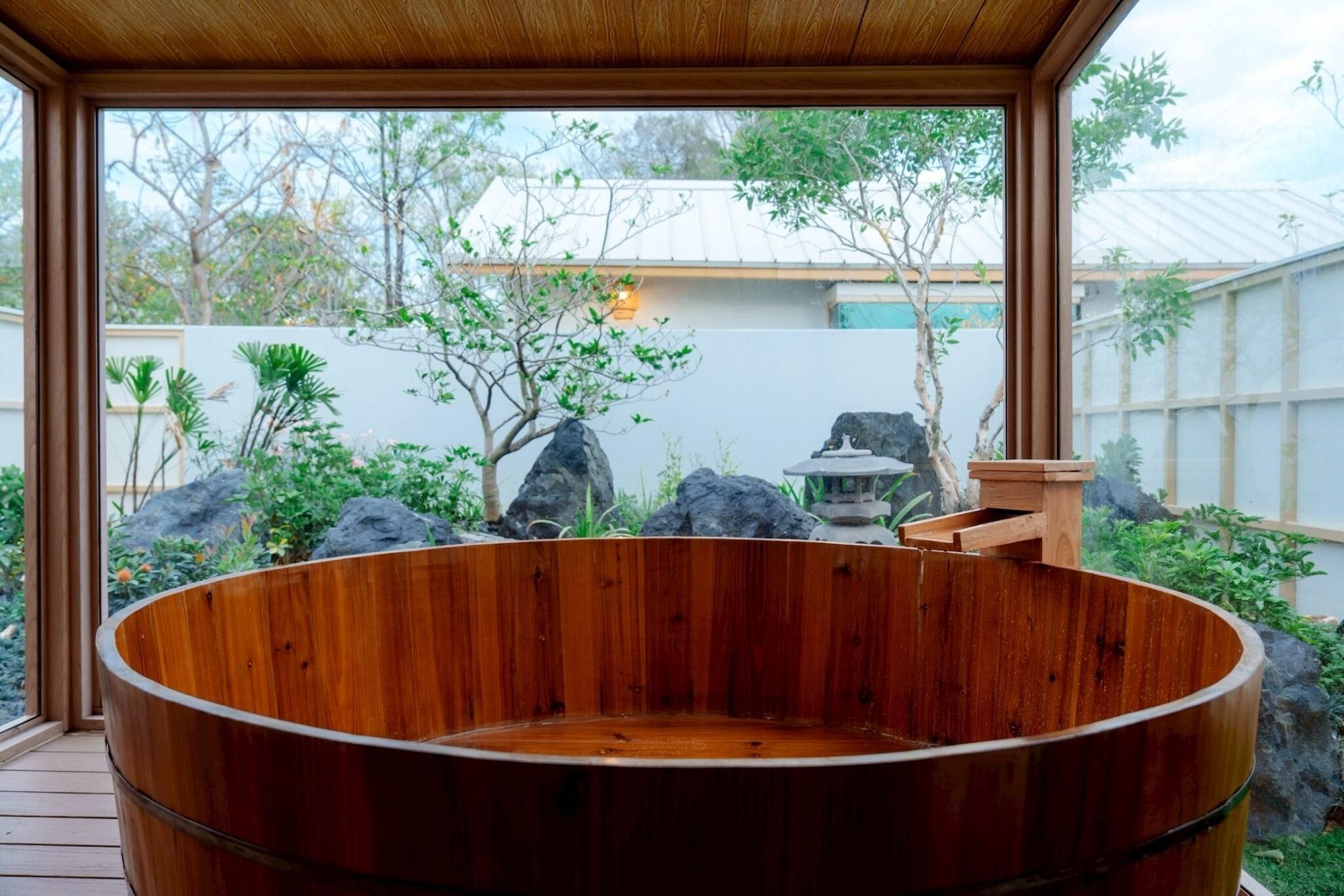 Spa Kiyomizu Onsen &Glamping Resort Saraburi