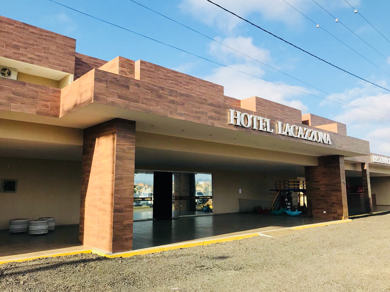 Vista Exterior Hotel Lacazzona