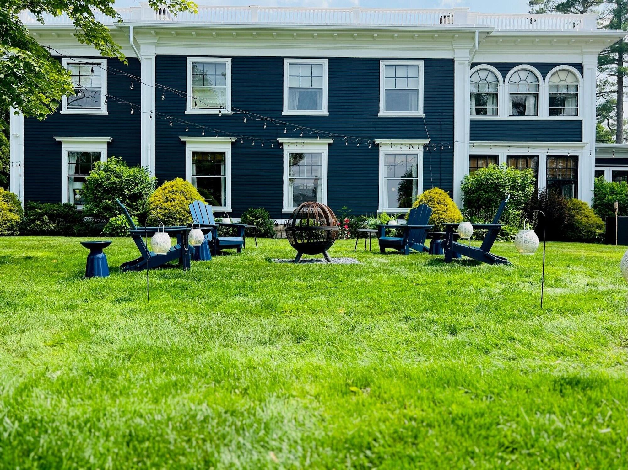 Vista Exterior Gateways Inn & Restaurant