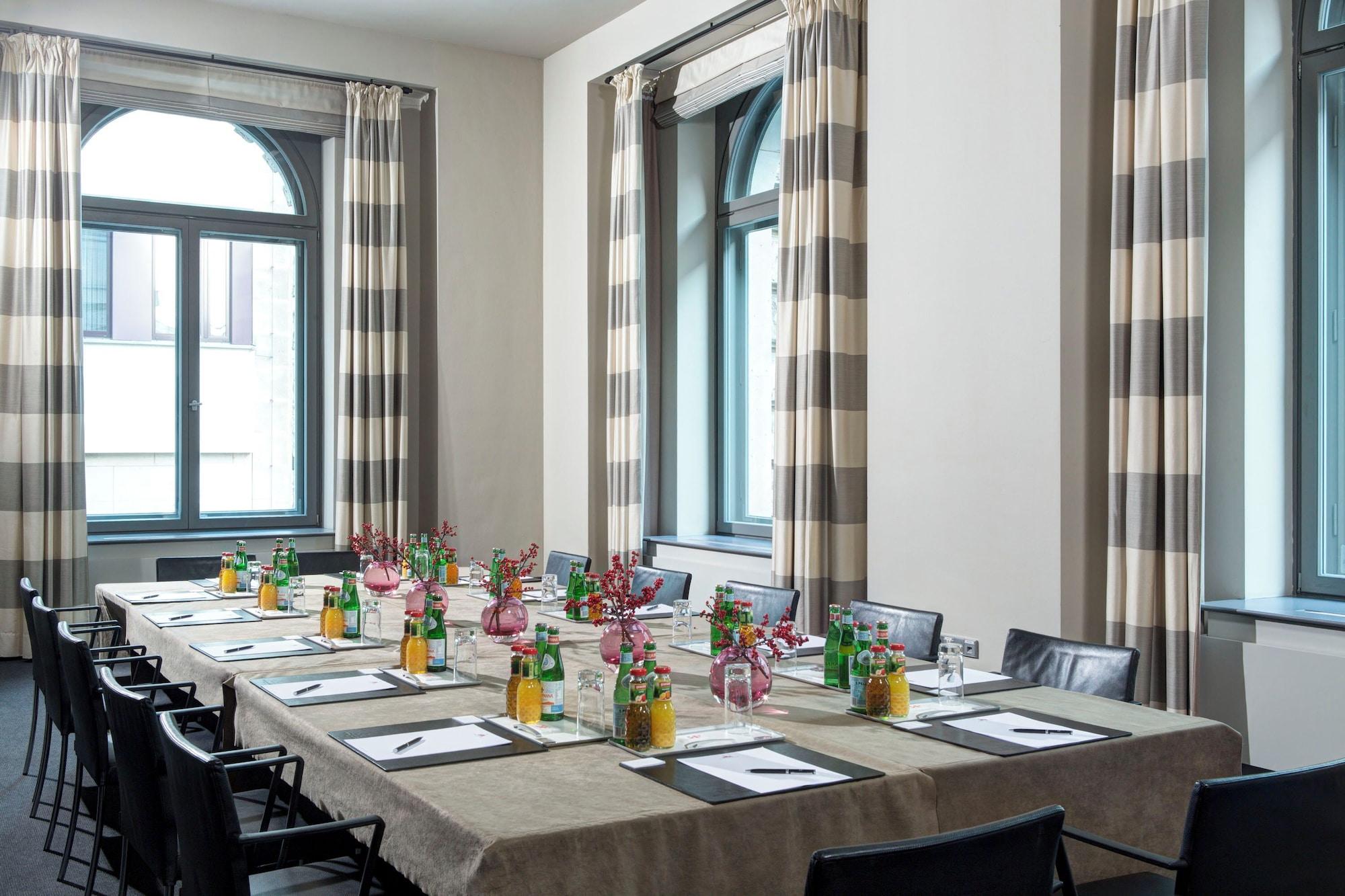 Sala de Reuniones Hotel De Rome Berlin