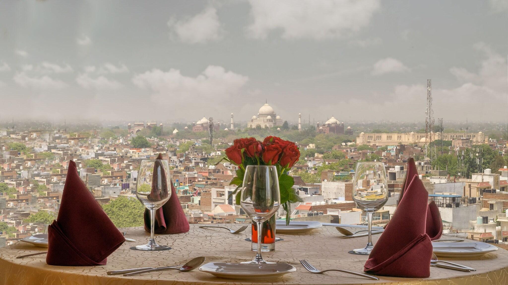Restaurant Radisson Hotel Agra