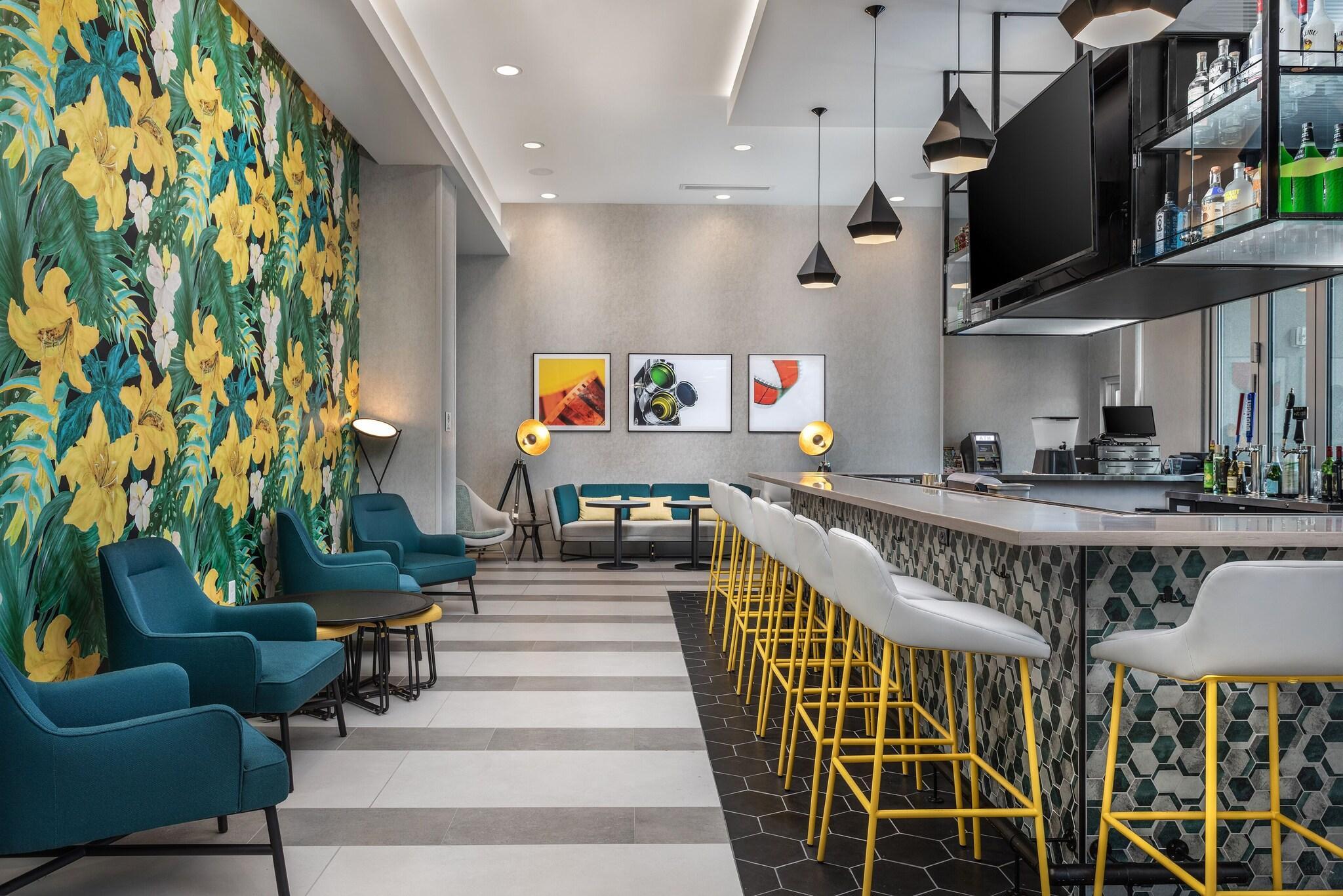 Bar/Salón Towneplace Suites Orlando Sw Near Universal