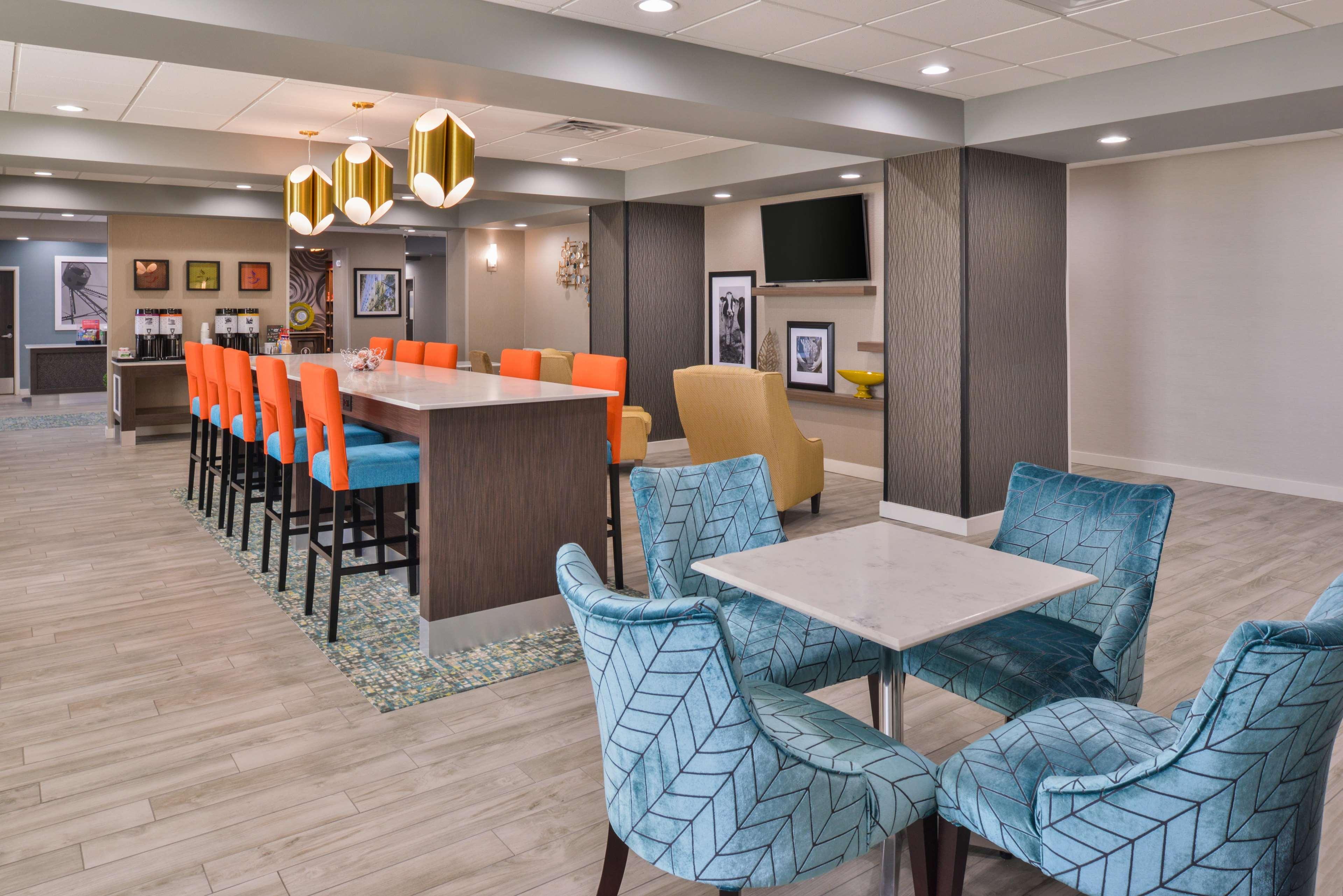 Vista Lobby Hampton Inn Emporia