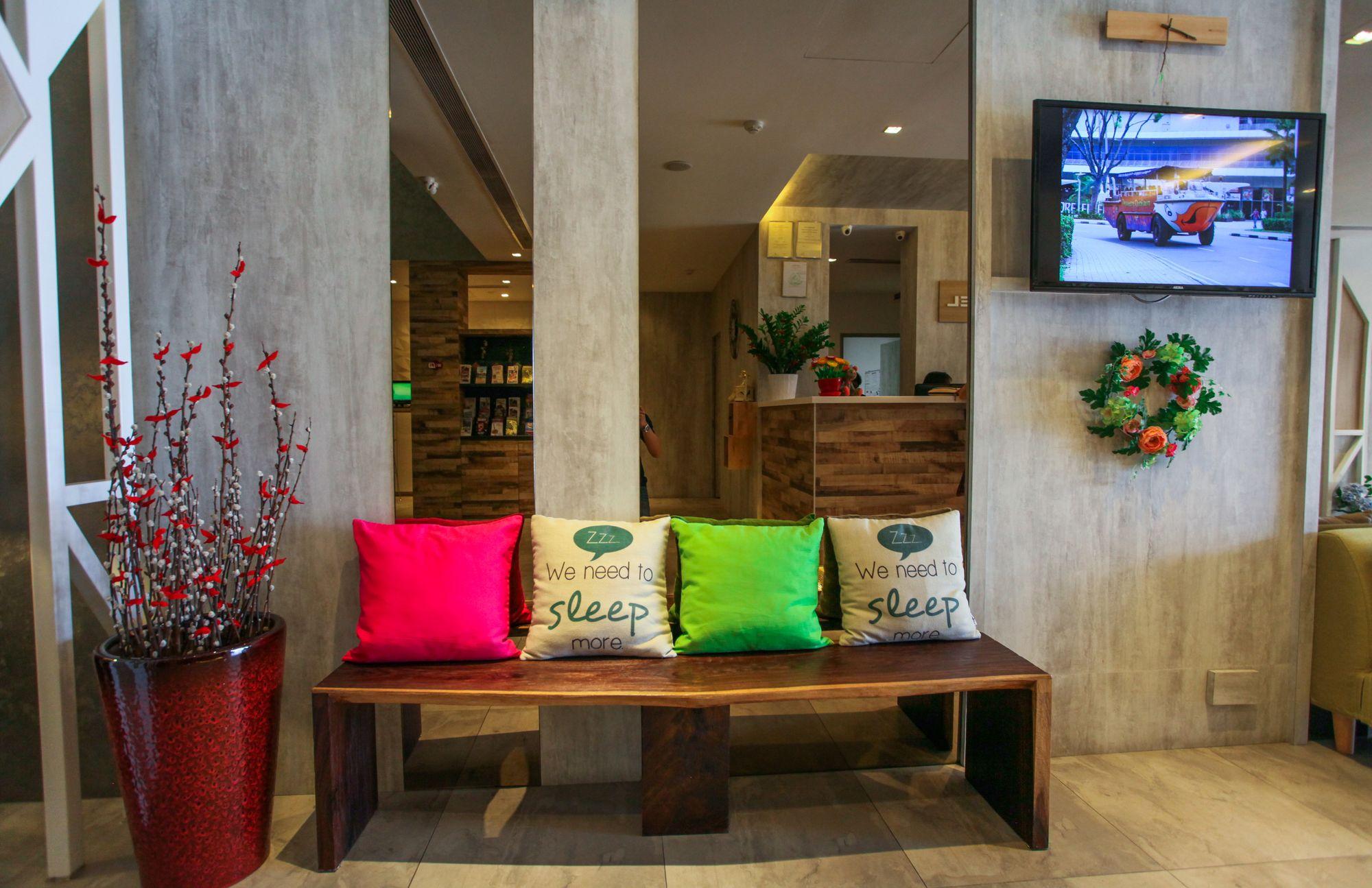 Vista Lobby Champion Hotel
