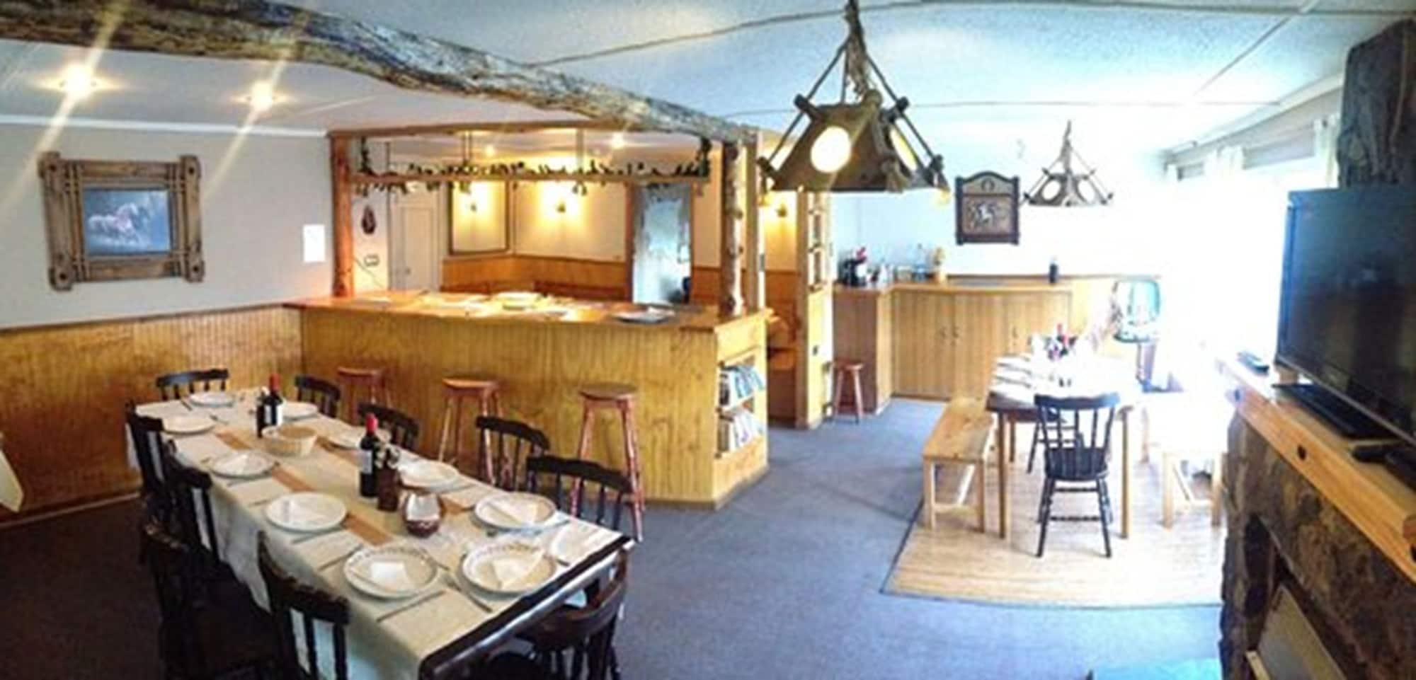 Bar/Salón Big Bang Patagonia Bed & Breakfast