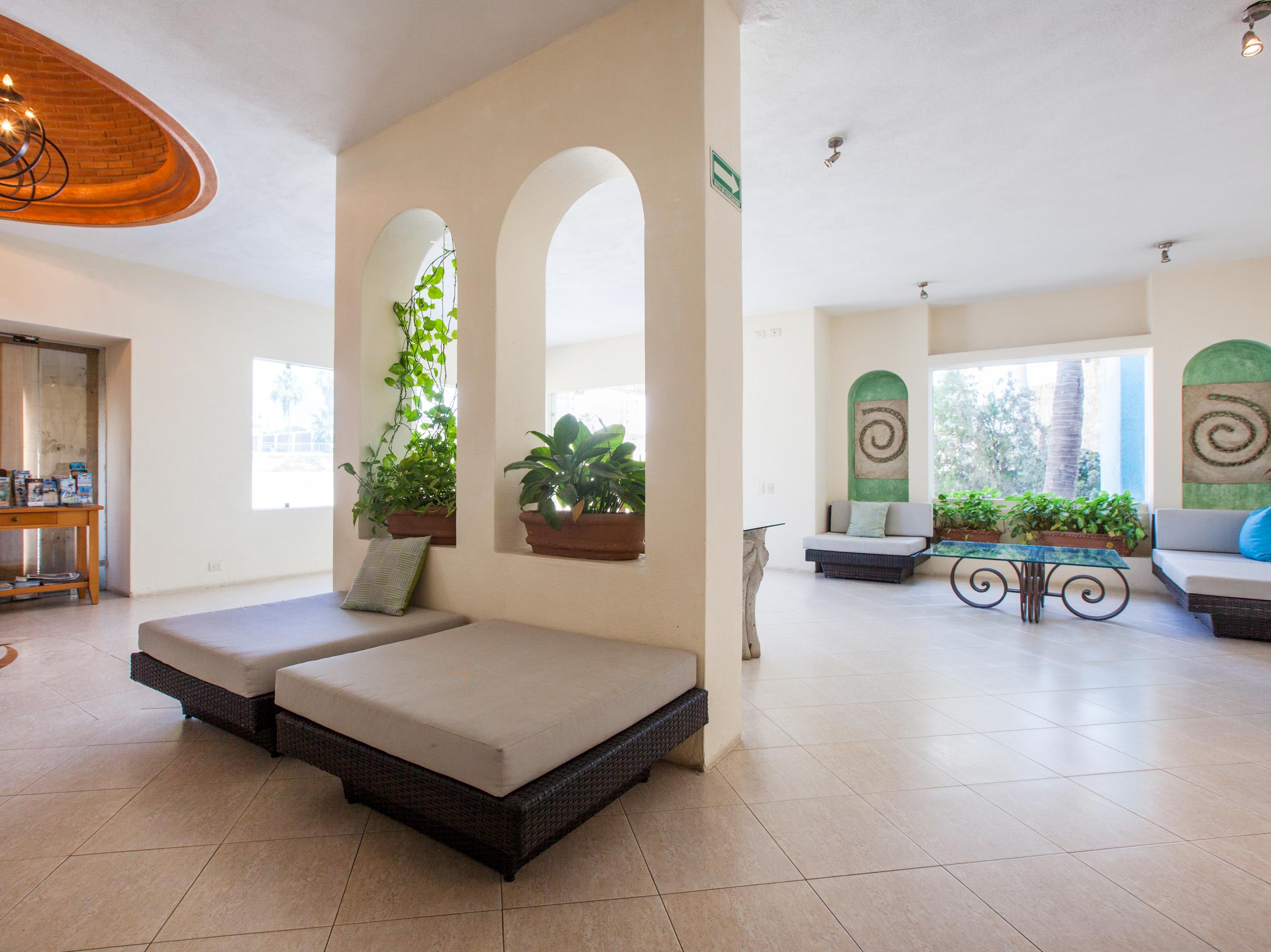 Vista Lobby El Ameyal Hotel & Family Suites