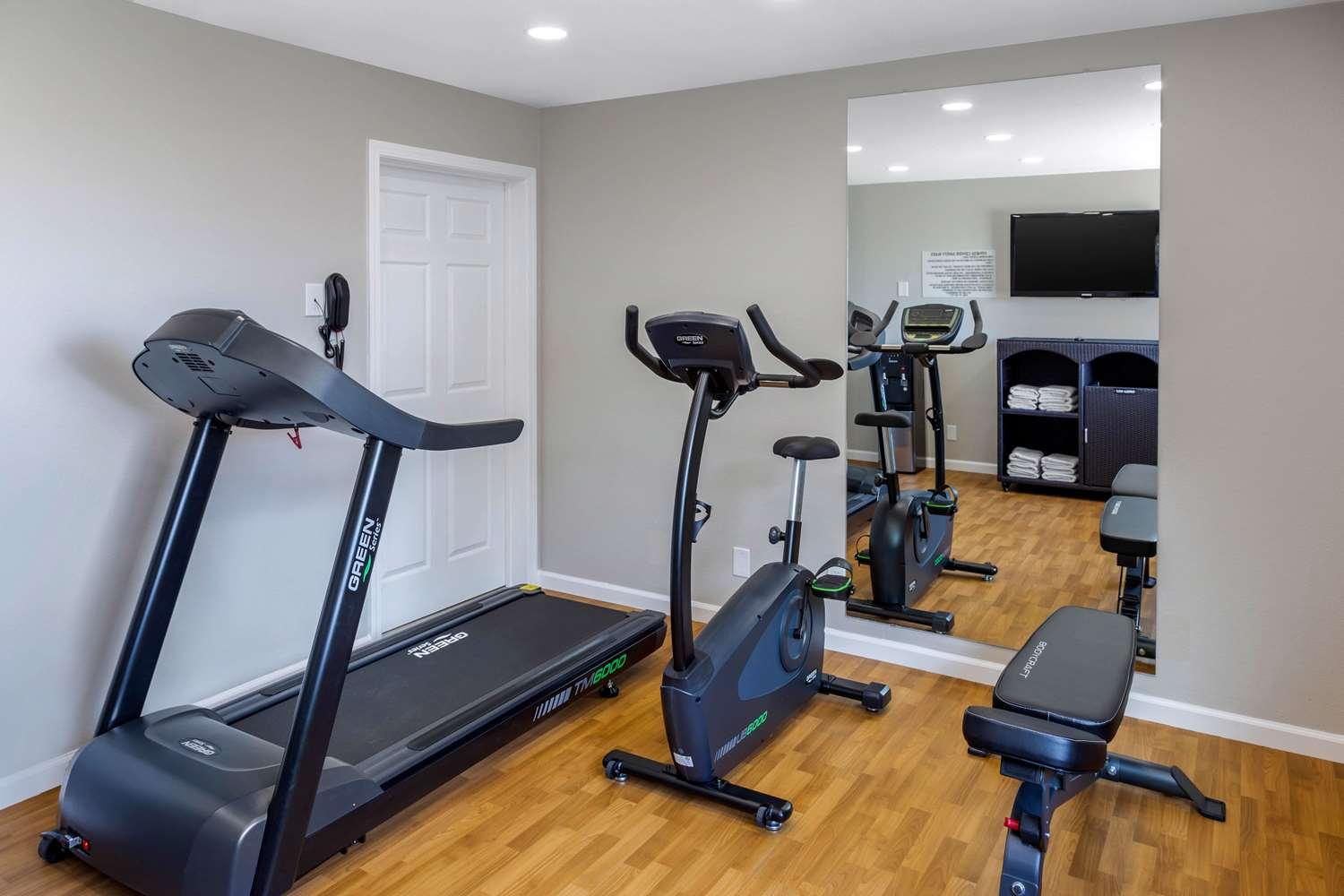 Gimnasio Quality Inn Kettleman City near Hwy 41