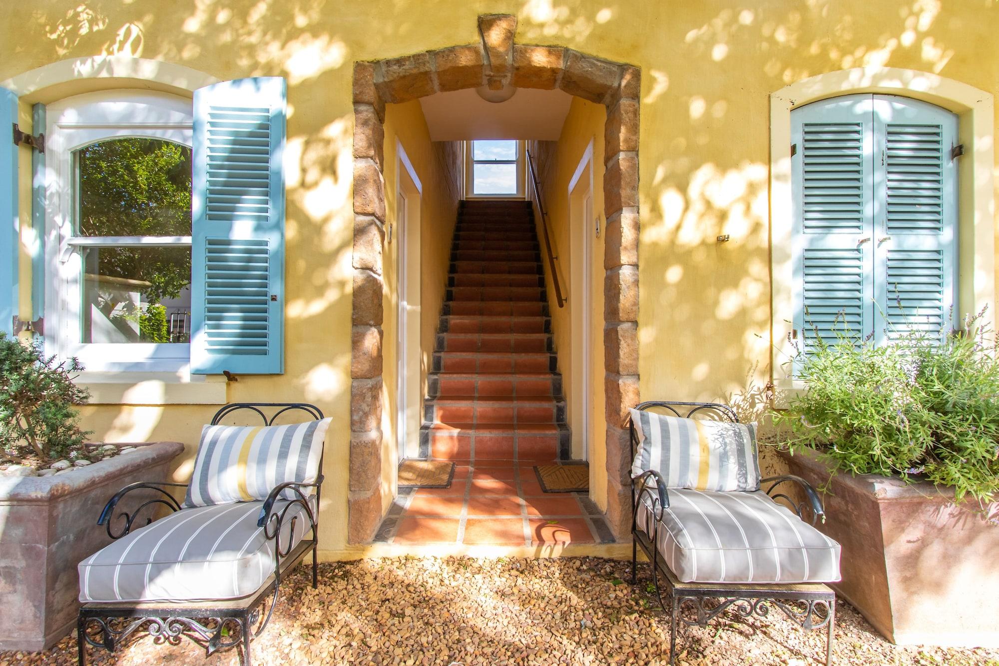 Varios Auberge Burgundy Guest House