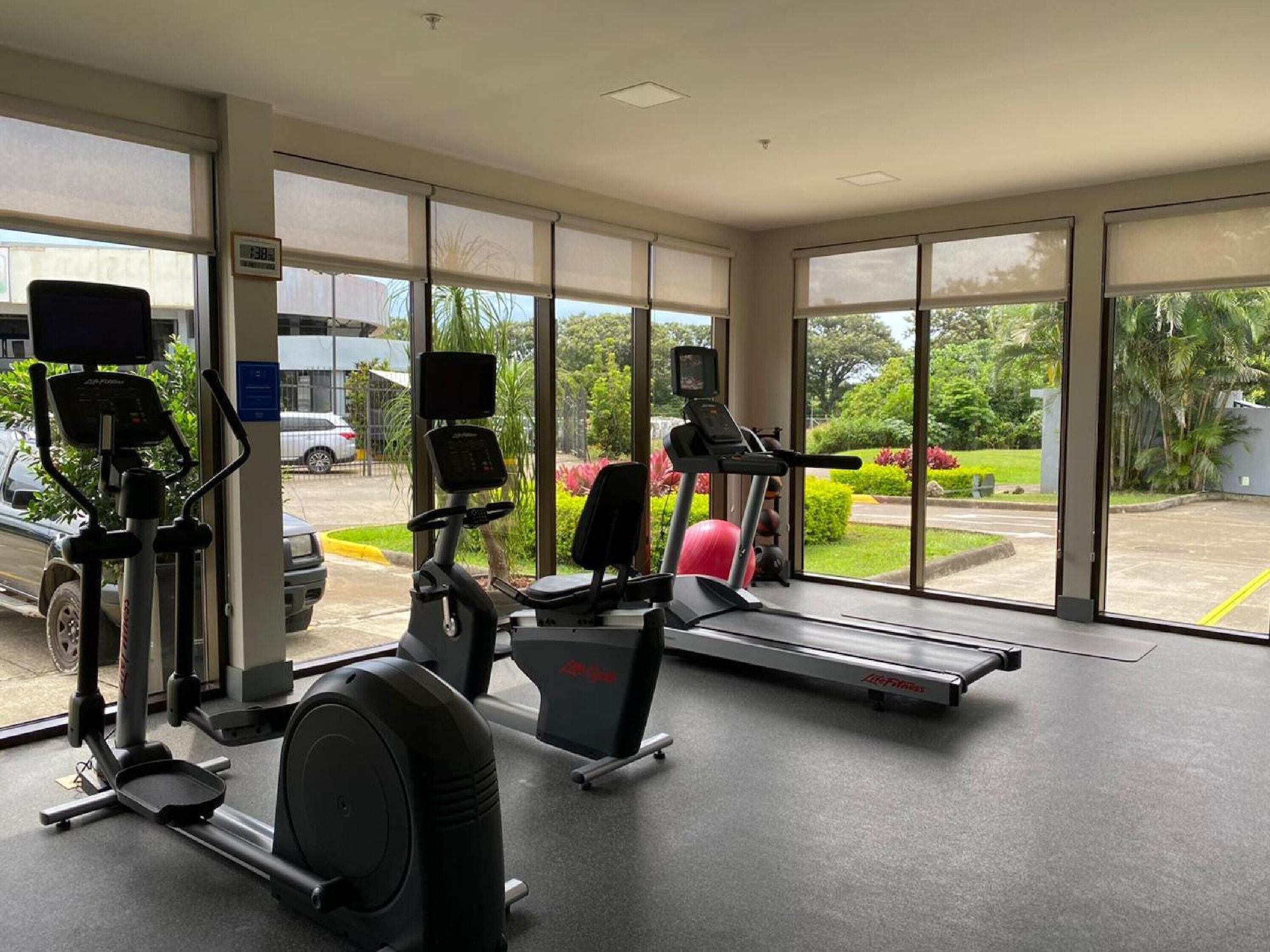 Gimnasio Hampton by Hilton San Jose Airport