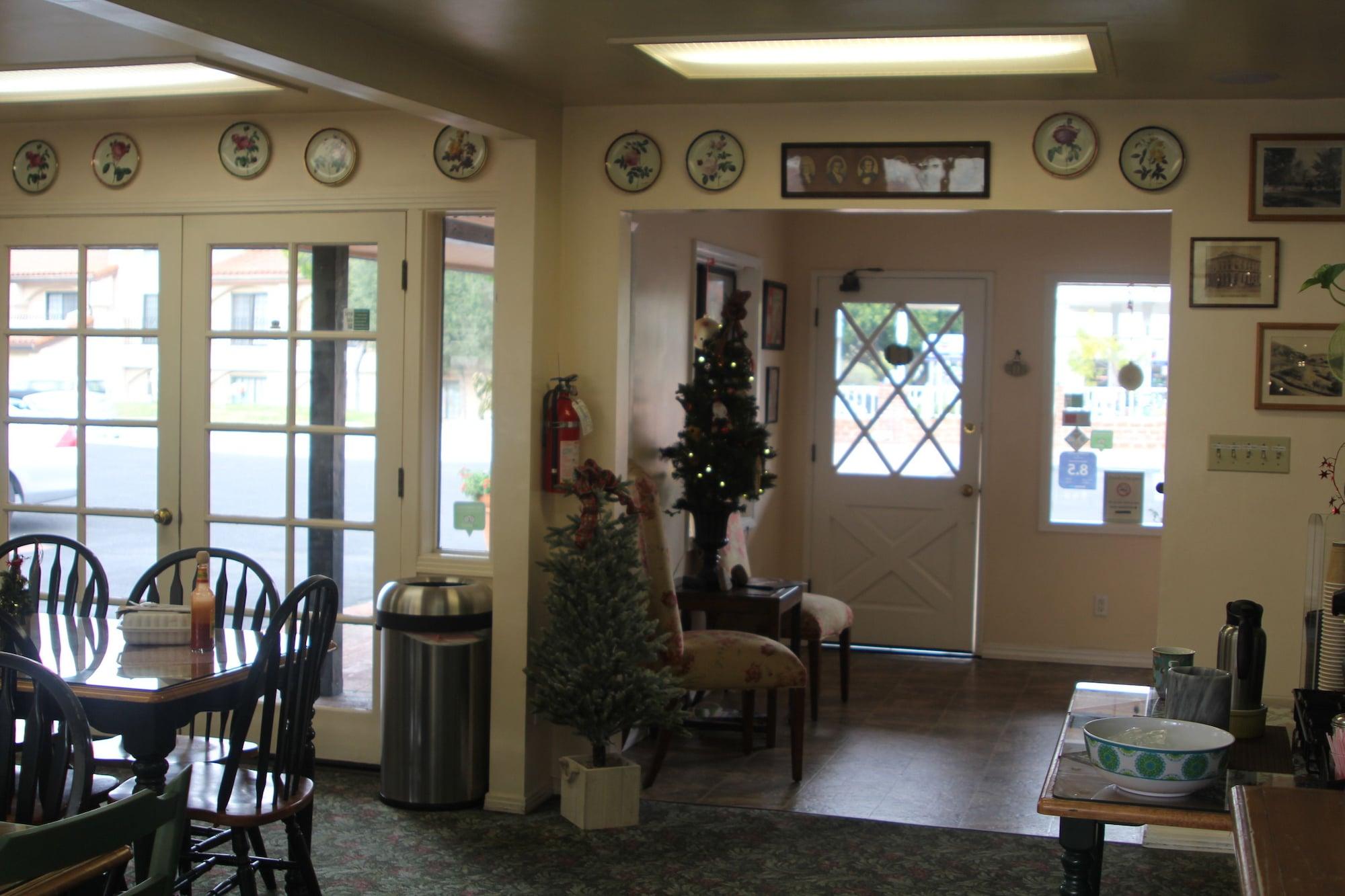 Bar/Salón Peach Tree Inn