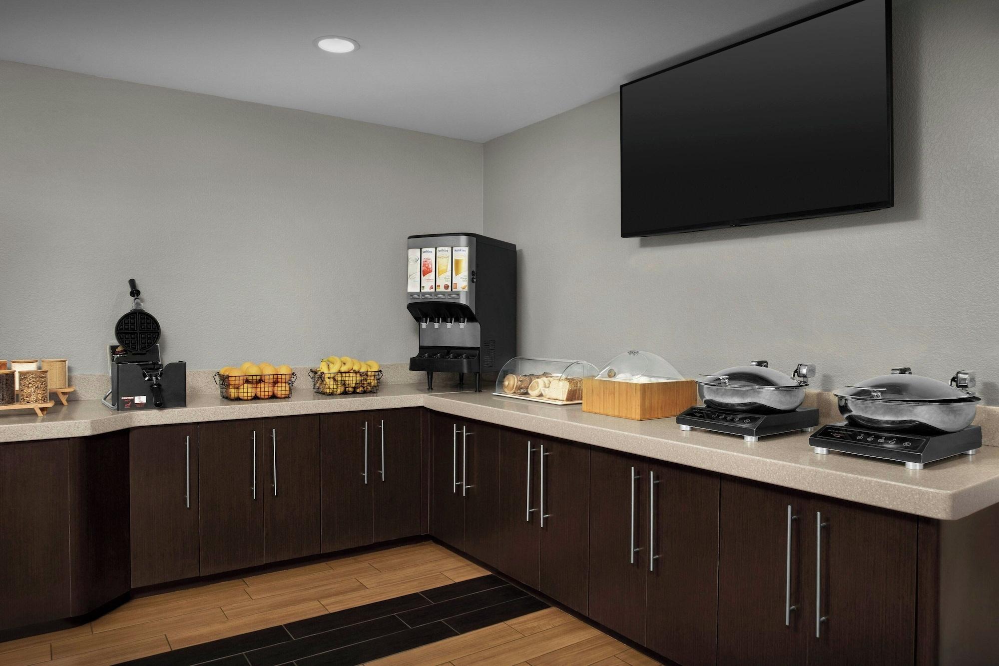 Restaurant Towneplace Suites Abq Airport