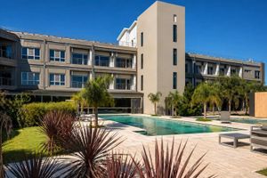 Alojamiento - Radisson Red Funes