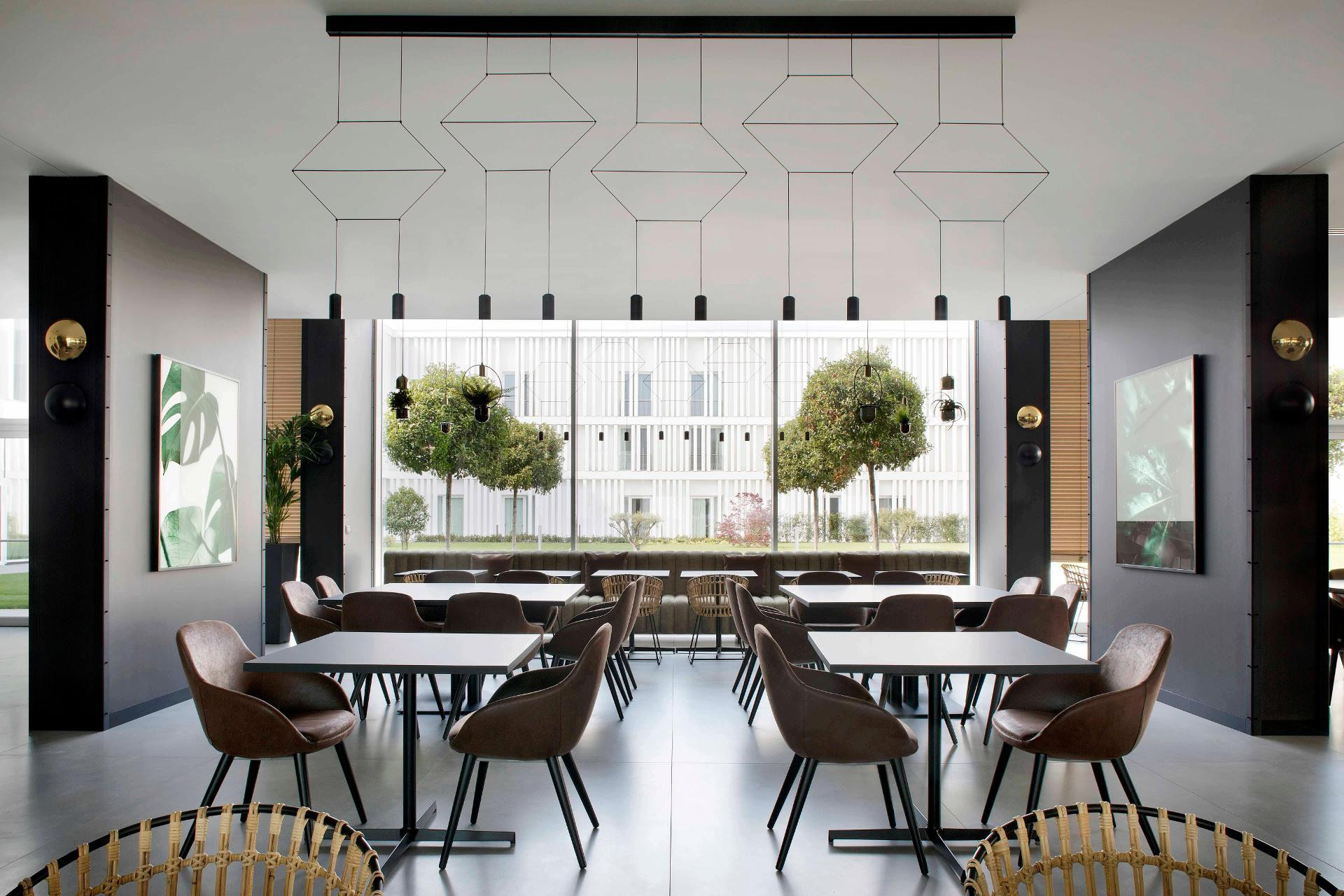 Restaurant J Hotel