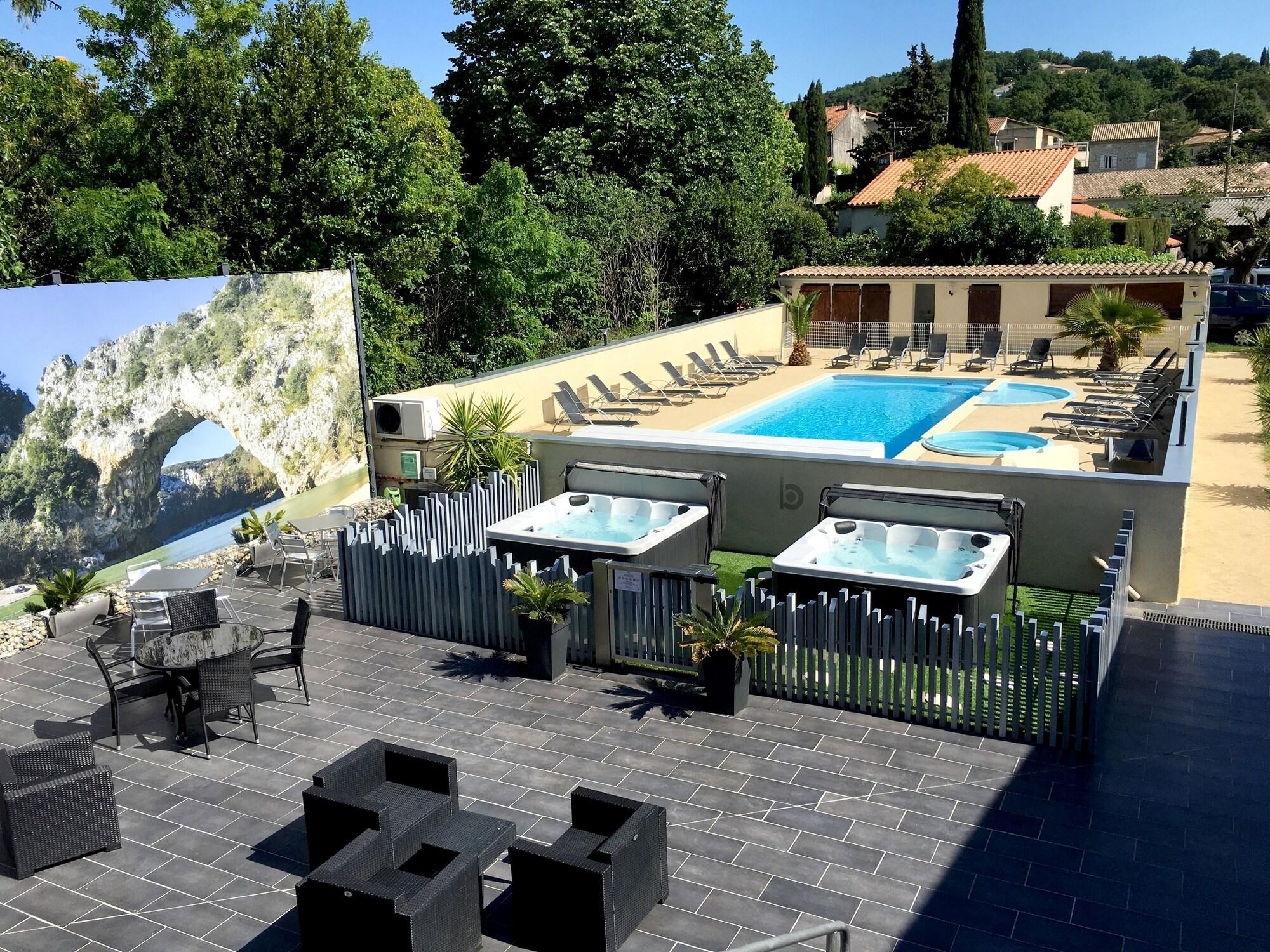 Varios Logis Hotel Bellevue