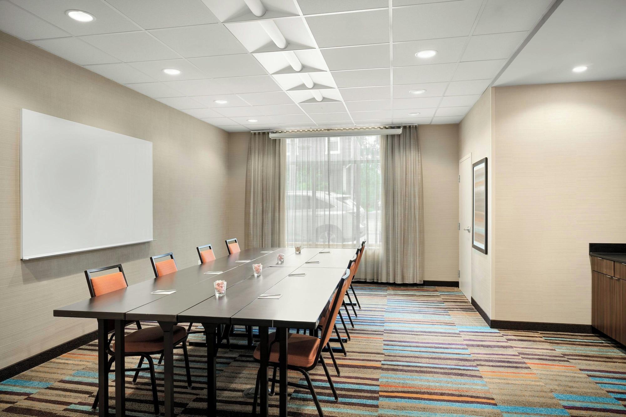 Sala de Reuniones Fairfield Inn & Suites Cincinnati Uptown/University Area
