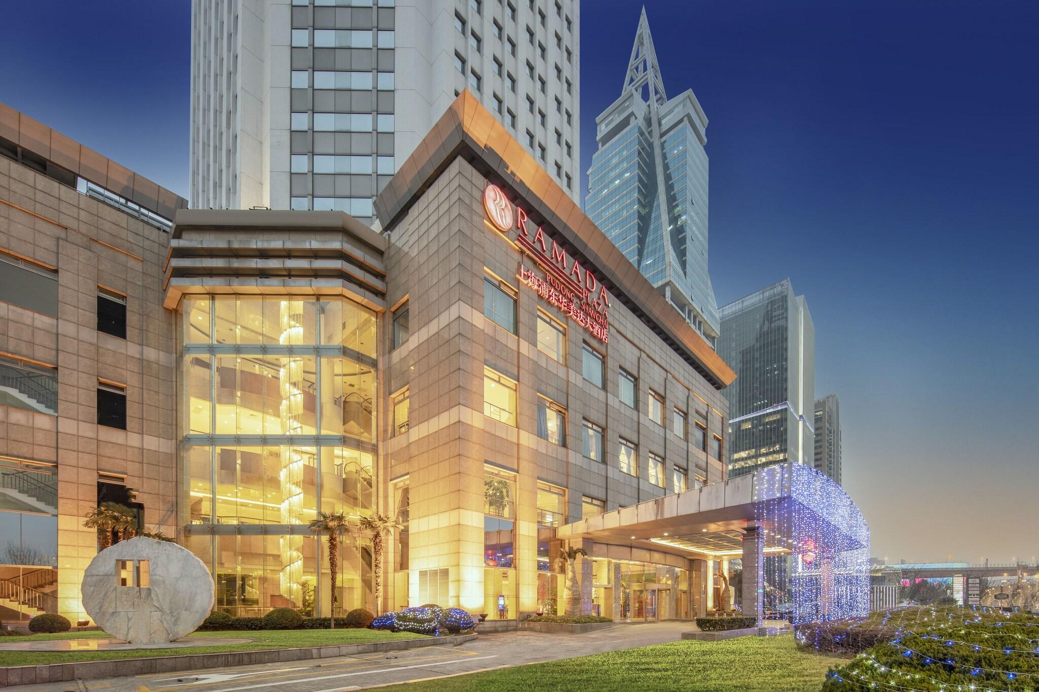 Vista Exterior Ramada Plaza Pudong Shanghai