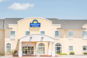 Alojamiento - Days Inn & Suites by Wyndham Swainsboro