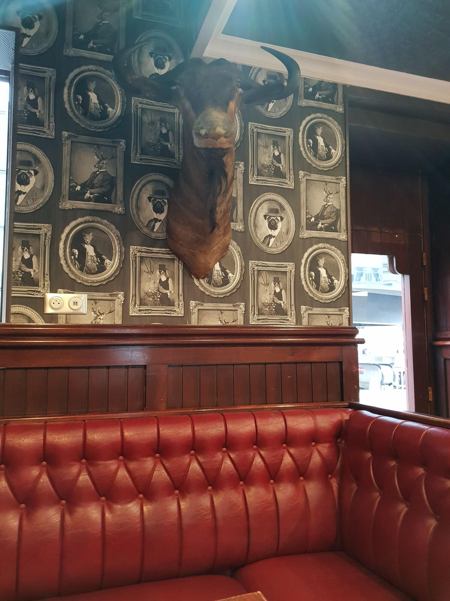 Bar/Salón Le Napoleon