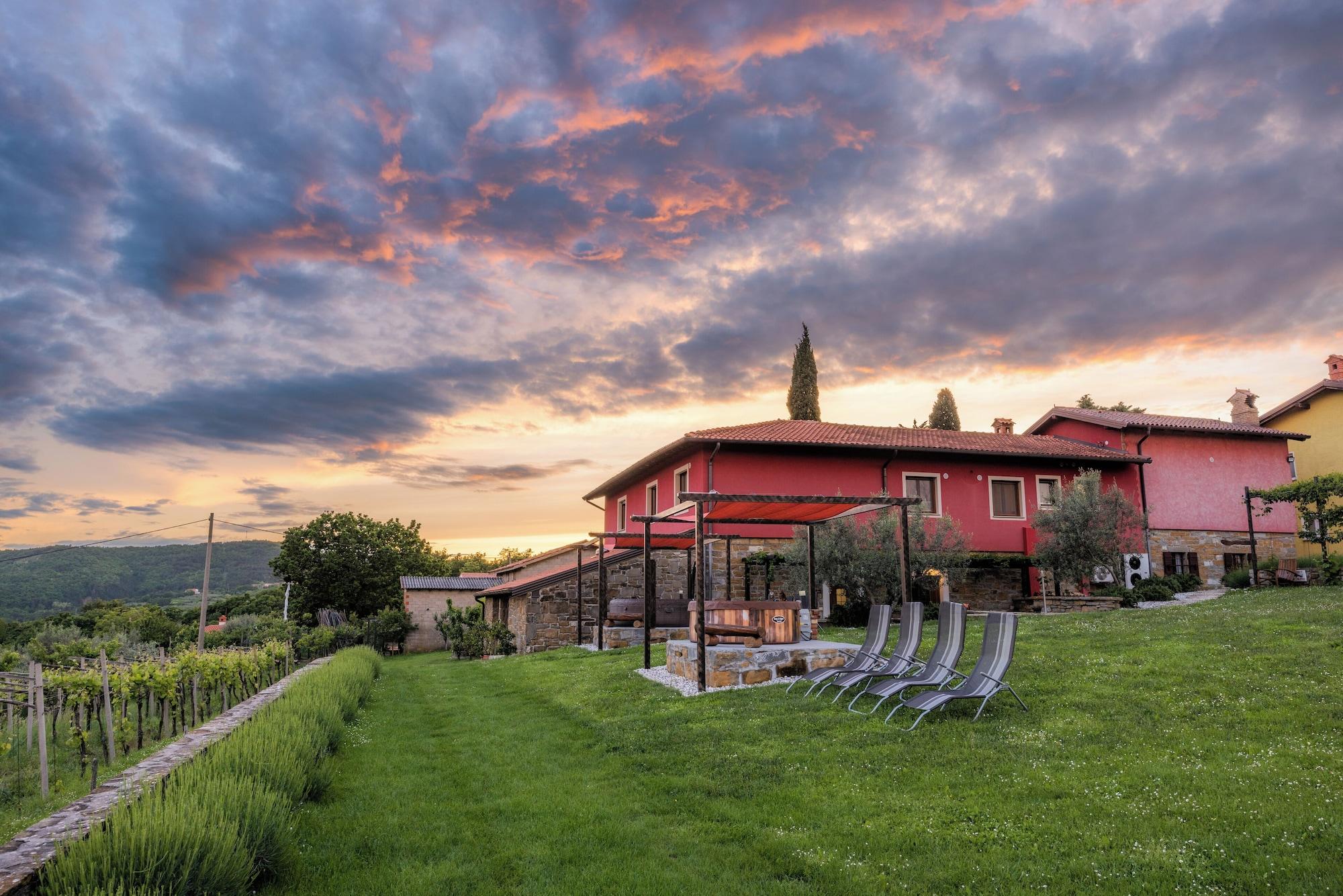 Vista Exterior Tourist farm RED FAIRYTALE