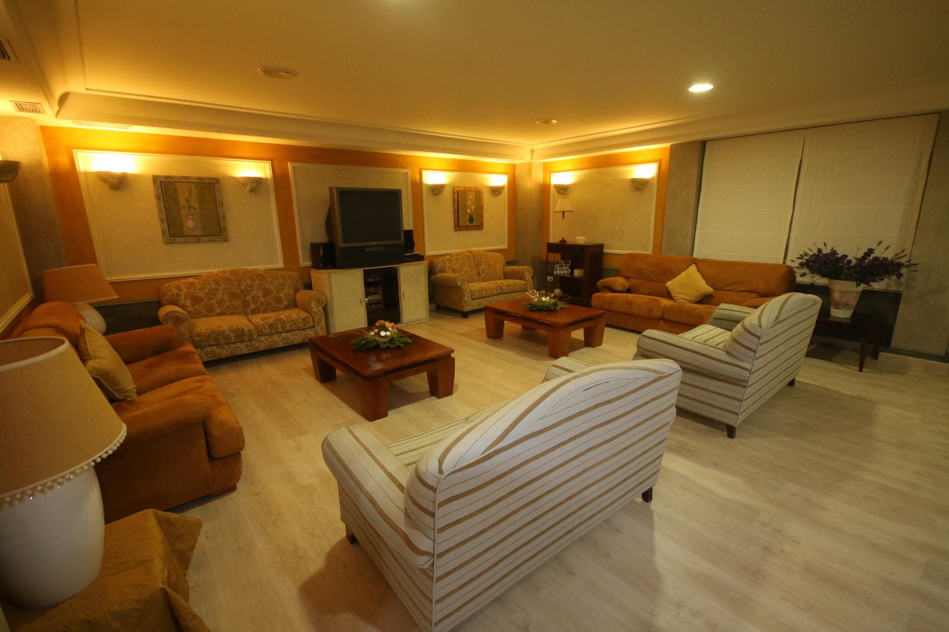 Vista Lobby Villa Covelo