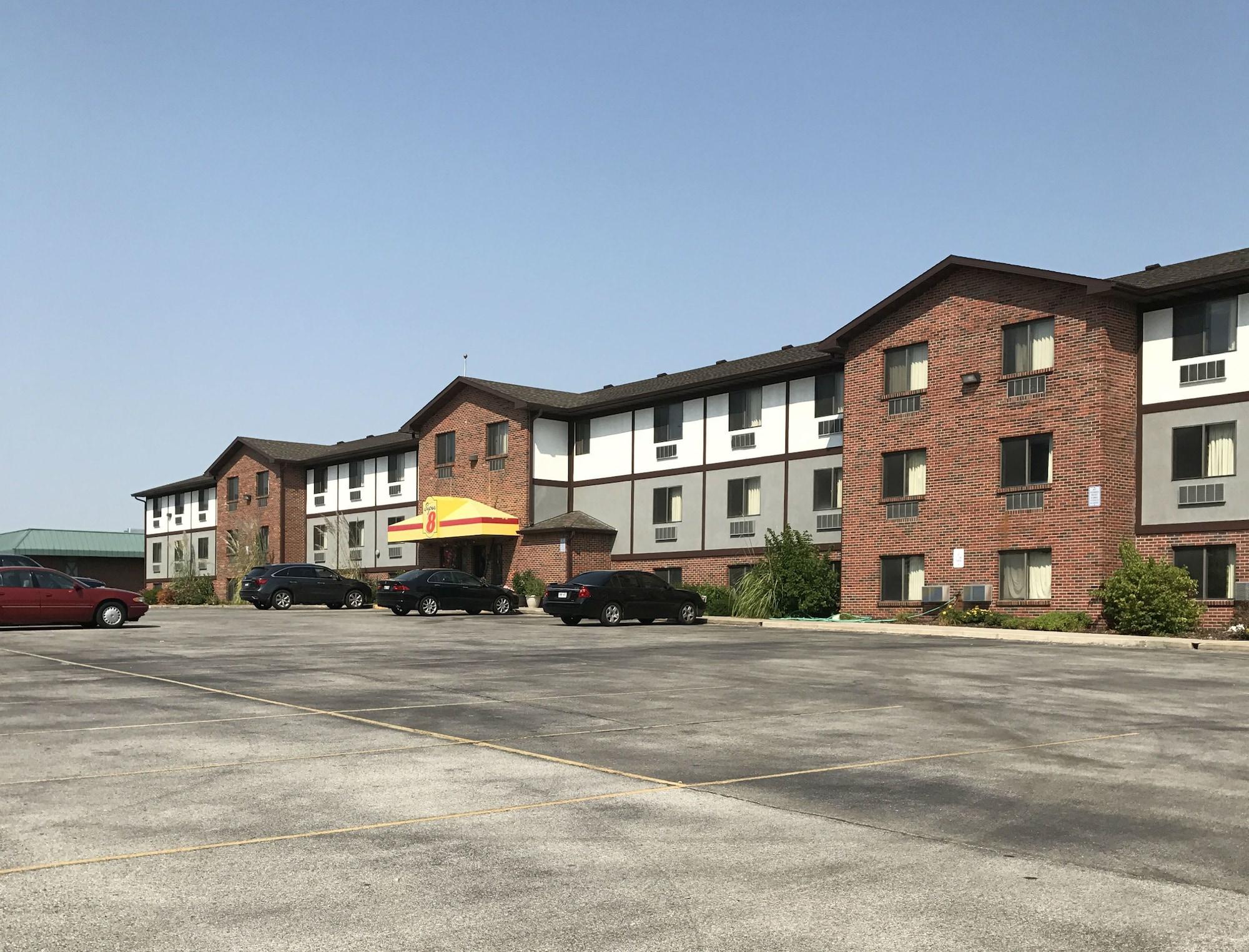 Vista Exterior Super 8 by Wyndham Omaha/West Dodge