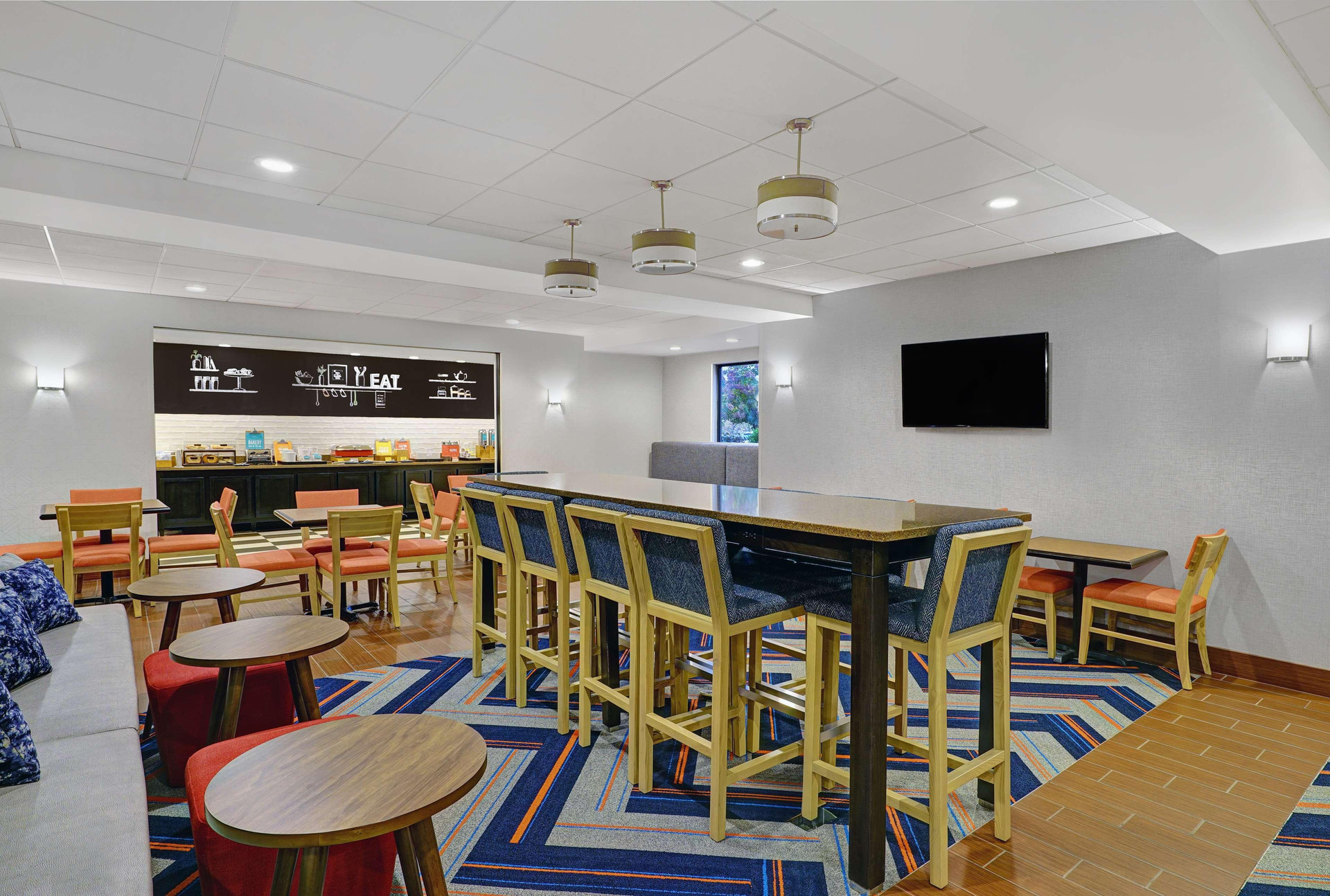 Vista Lobby Hampton Inn Utica