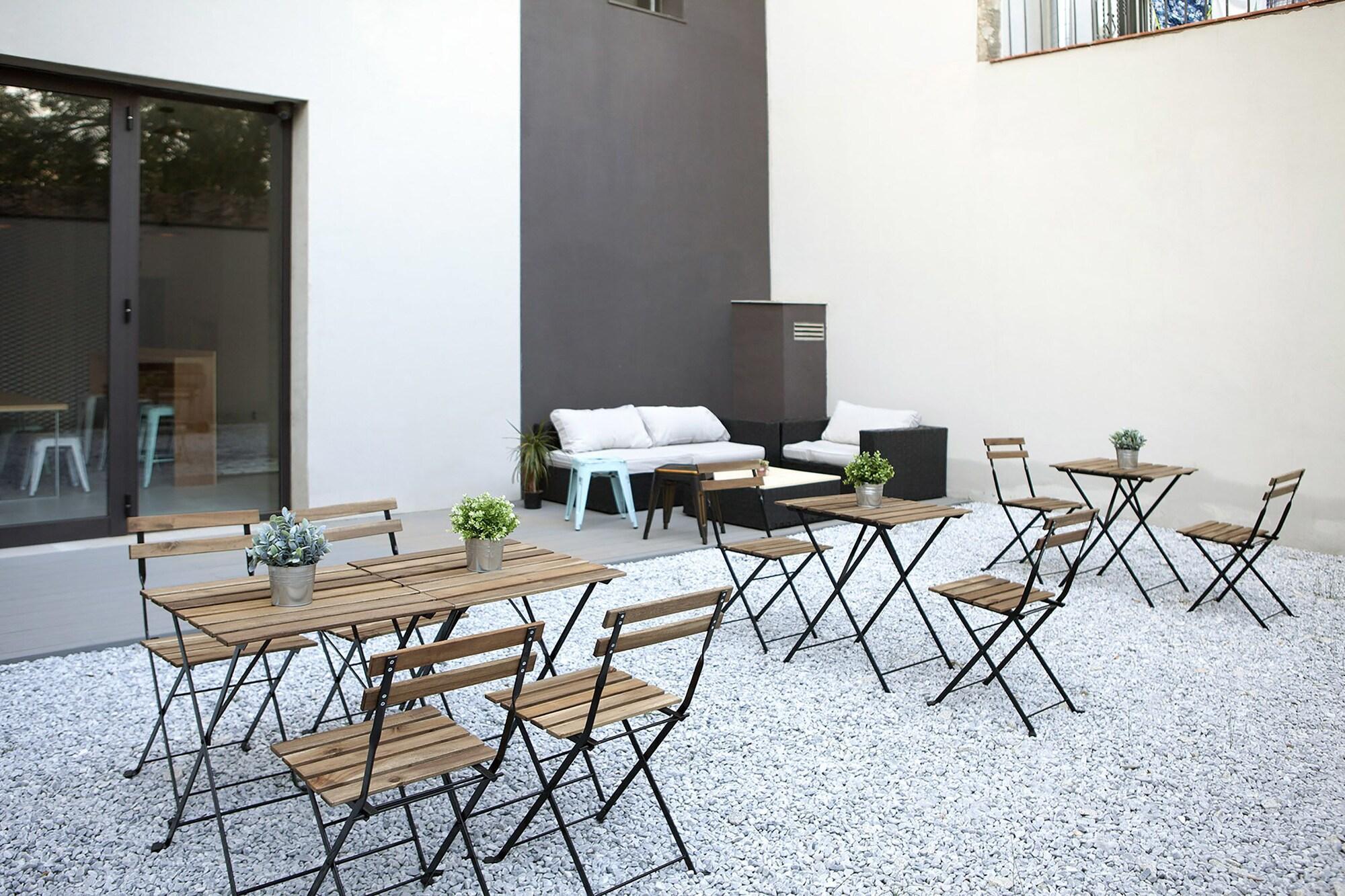 Varios Meeting Point Hostels