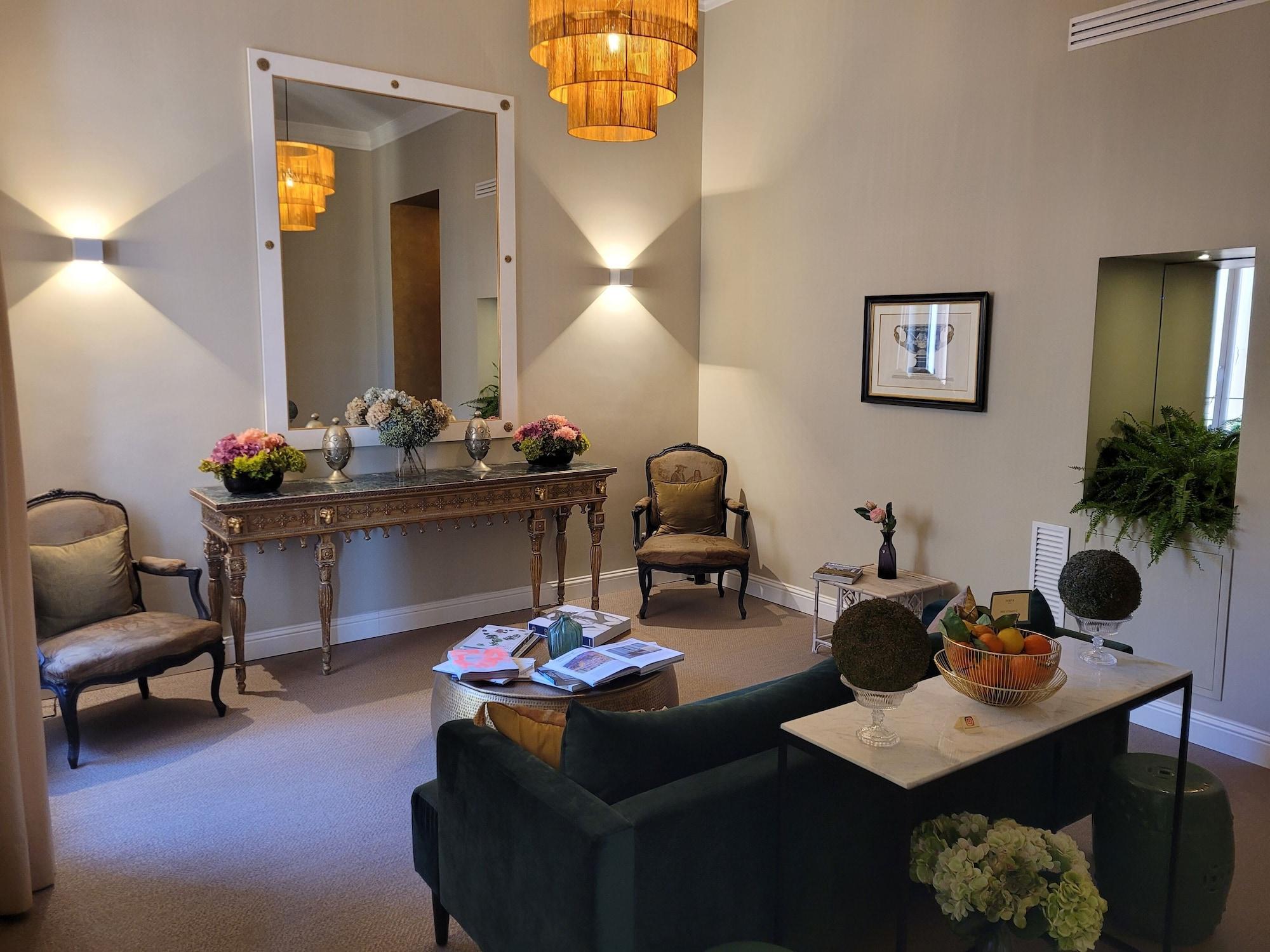 Vista Lobby Domus 21 Luxury Suites