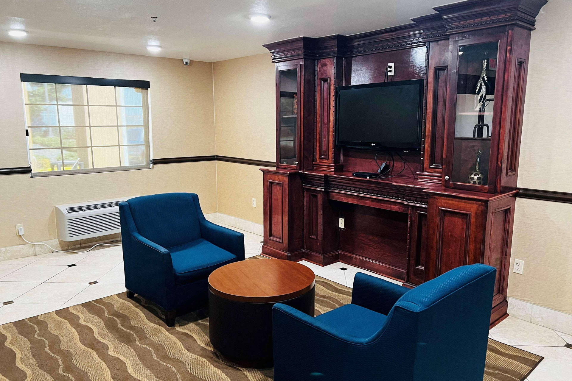 Vista Lobby Days Inn By Wyndham Jackson Downtown