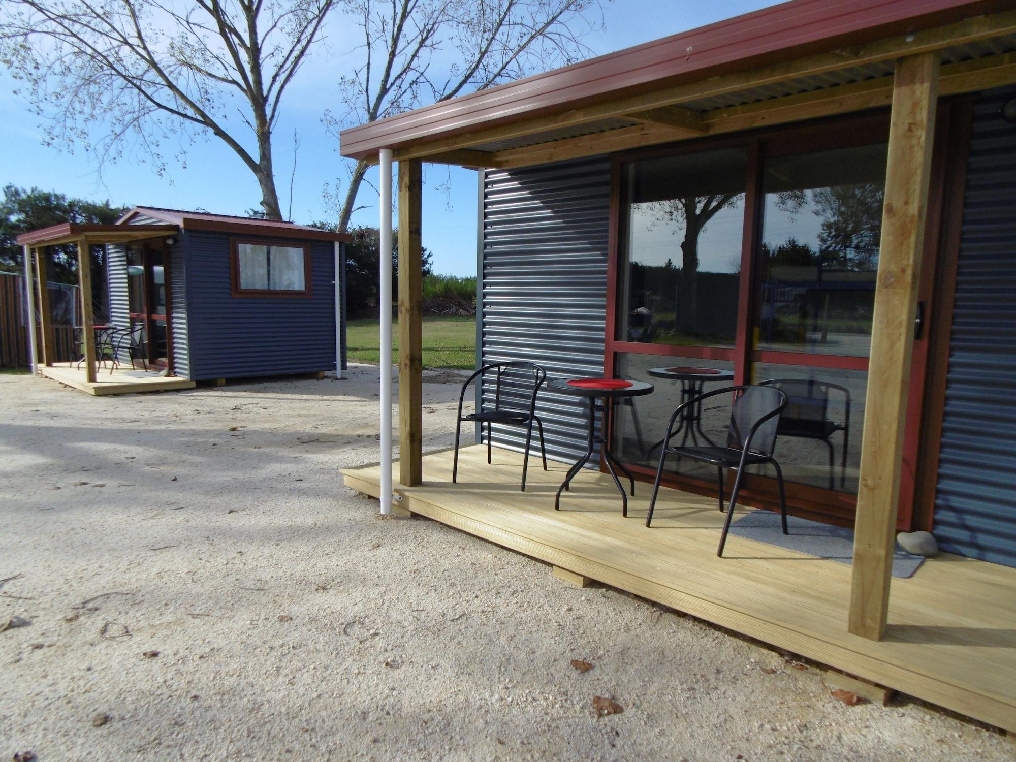 Vista Exterior Glenavys Waitaki River Motor Camp - Caravan Park