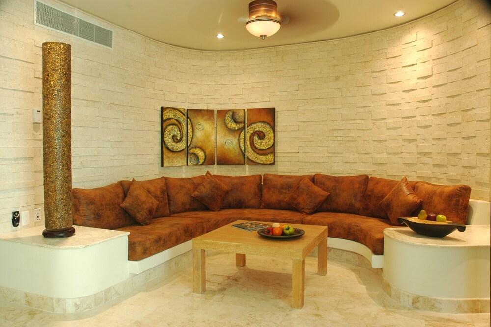 Hotel Maya Villa Condo Hotel