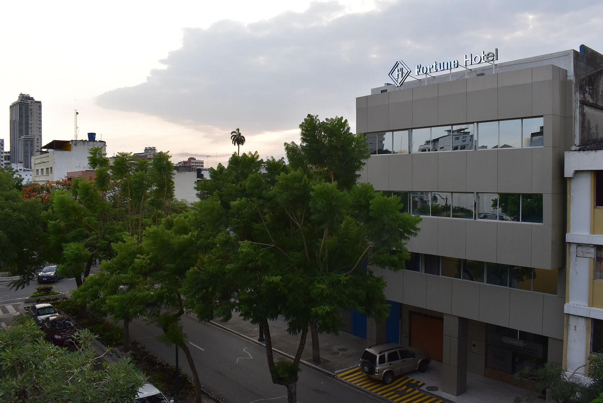 Vista Exterior HOTEL FORTUNE GYE