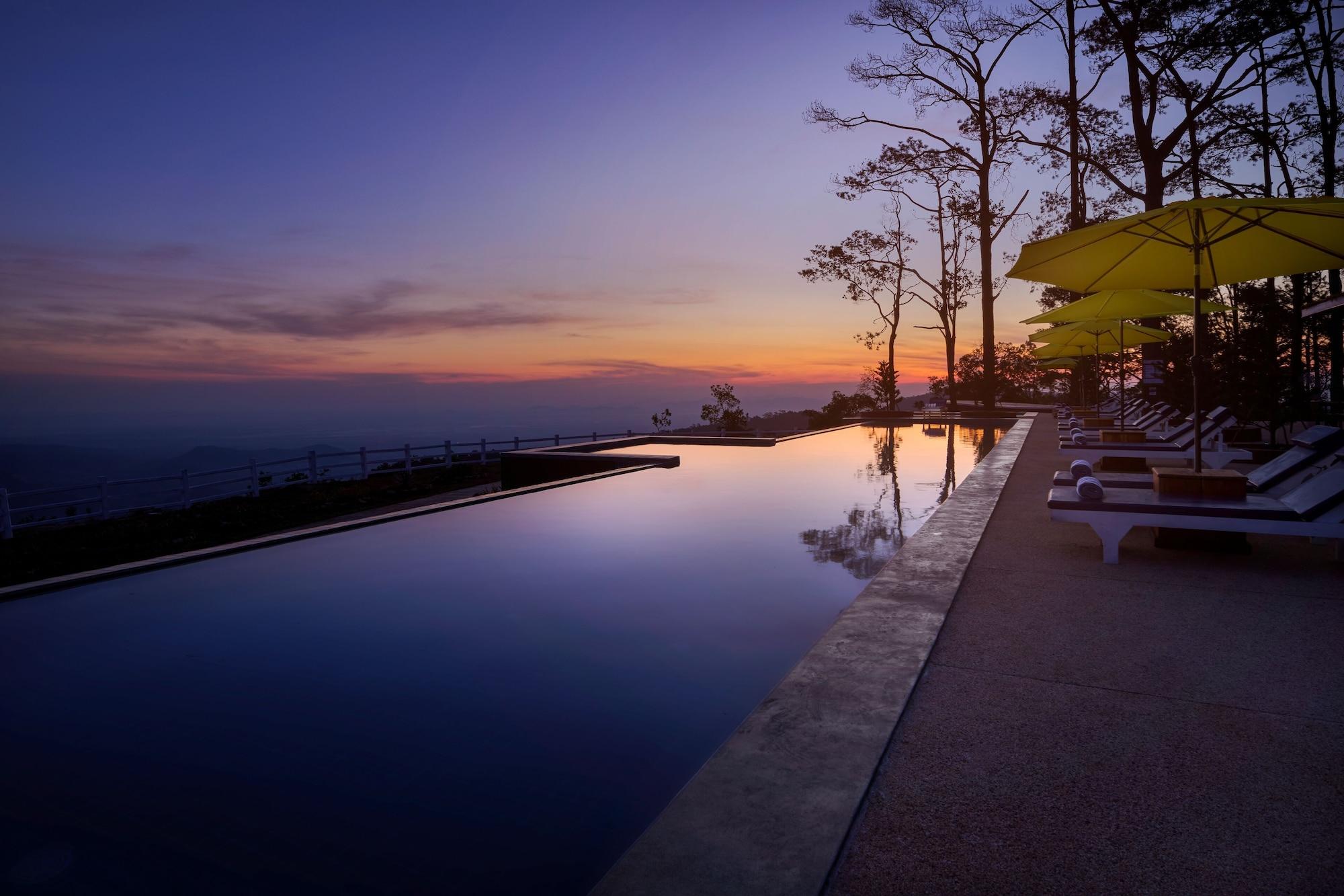 Vista Piscina Romhaey Kirirom Resort by EHM