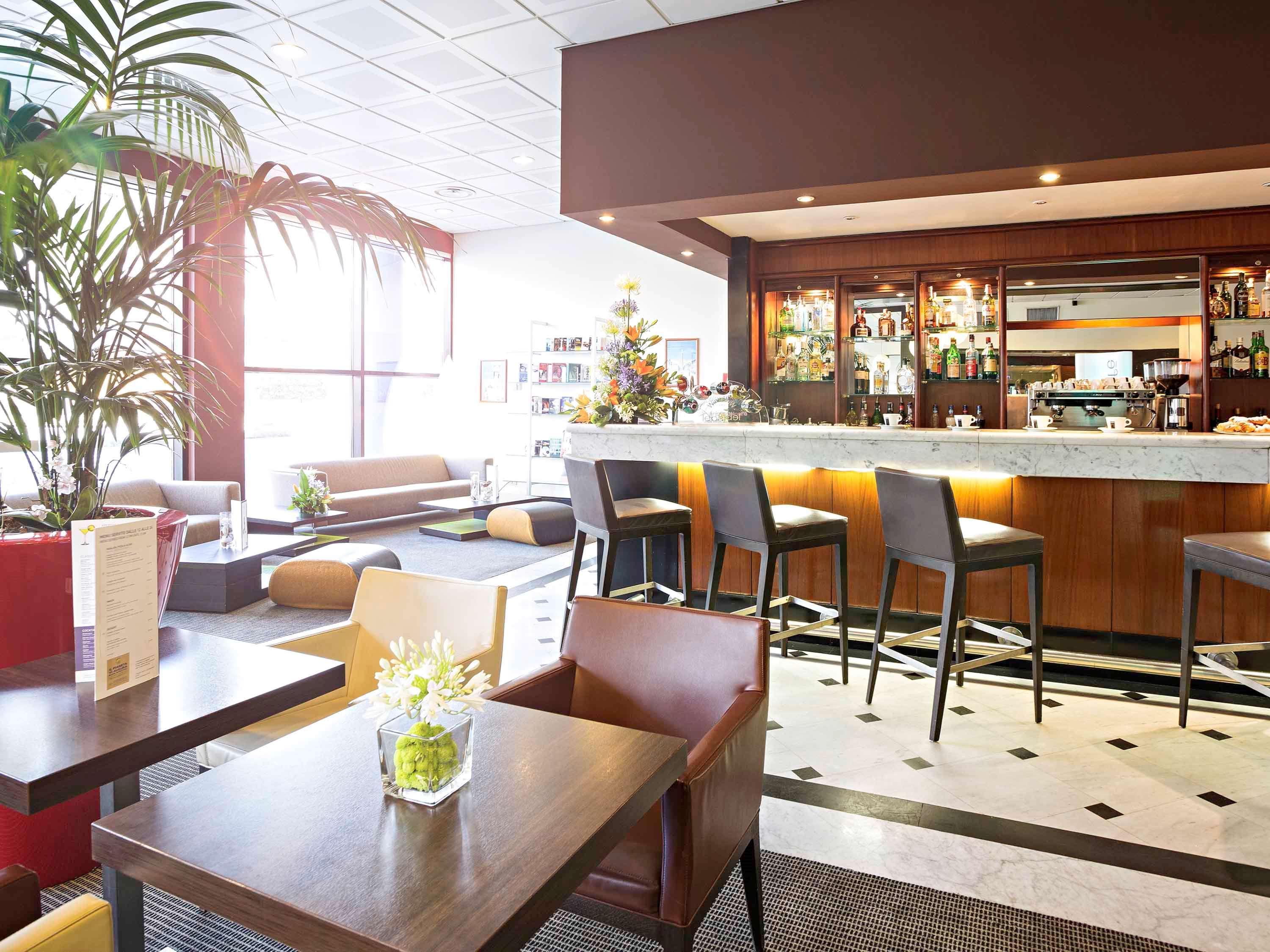 Bar/Salón Novotel Genova City