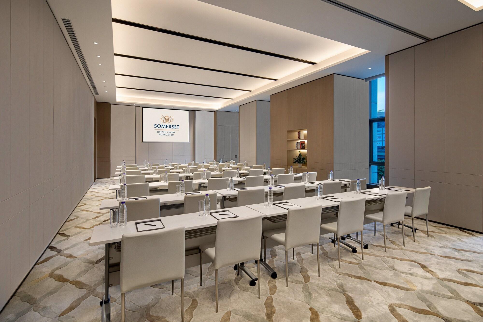 Sala de Reuniones Somerset Haizhu Centre Guangzhou - Free shuttle bus to and from the exhibition hall during the Canton Fair