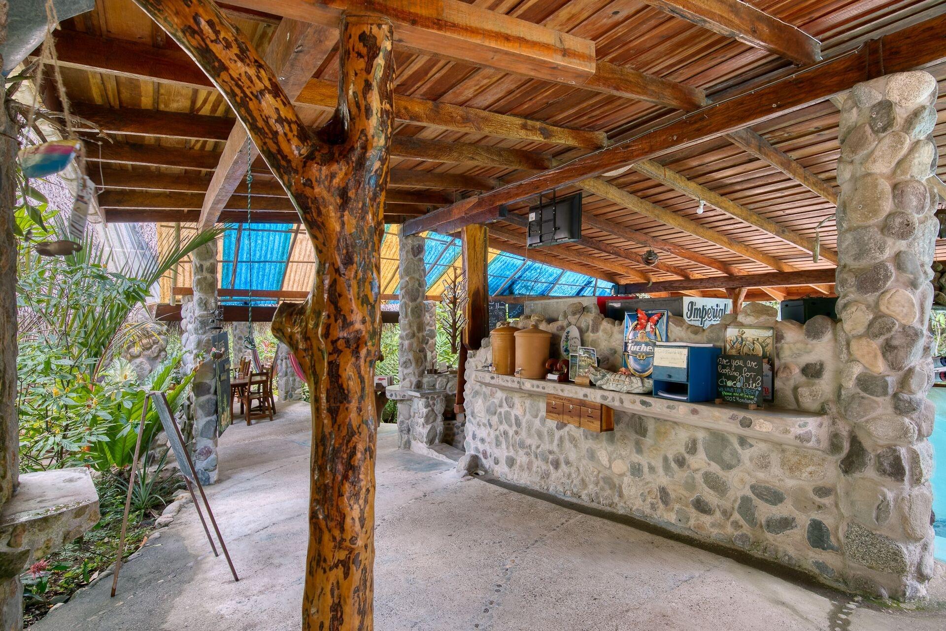 Vista Lobby Omega Tours Adventure Company & Eco Jungle Lodge