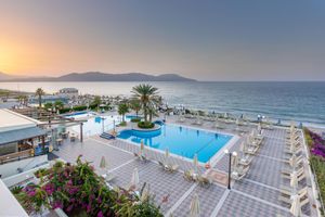 Alojamiento - Hydramis Palace Beach Resort